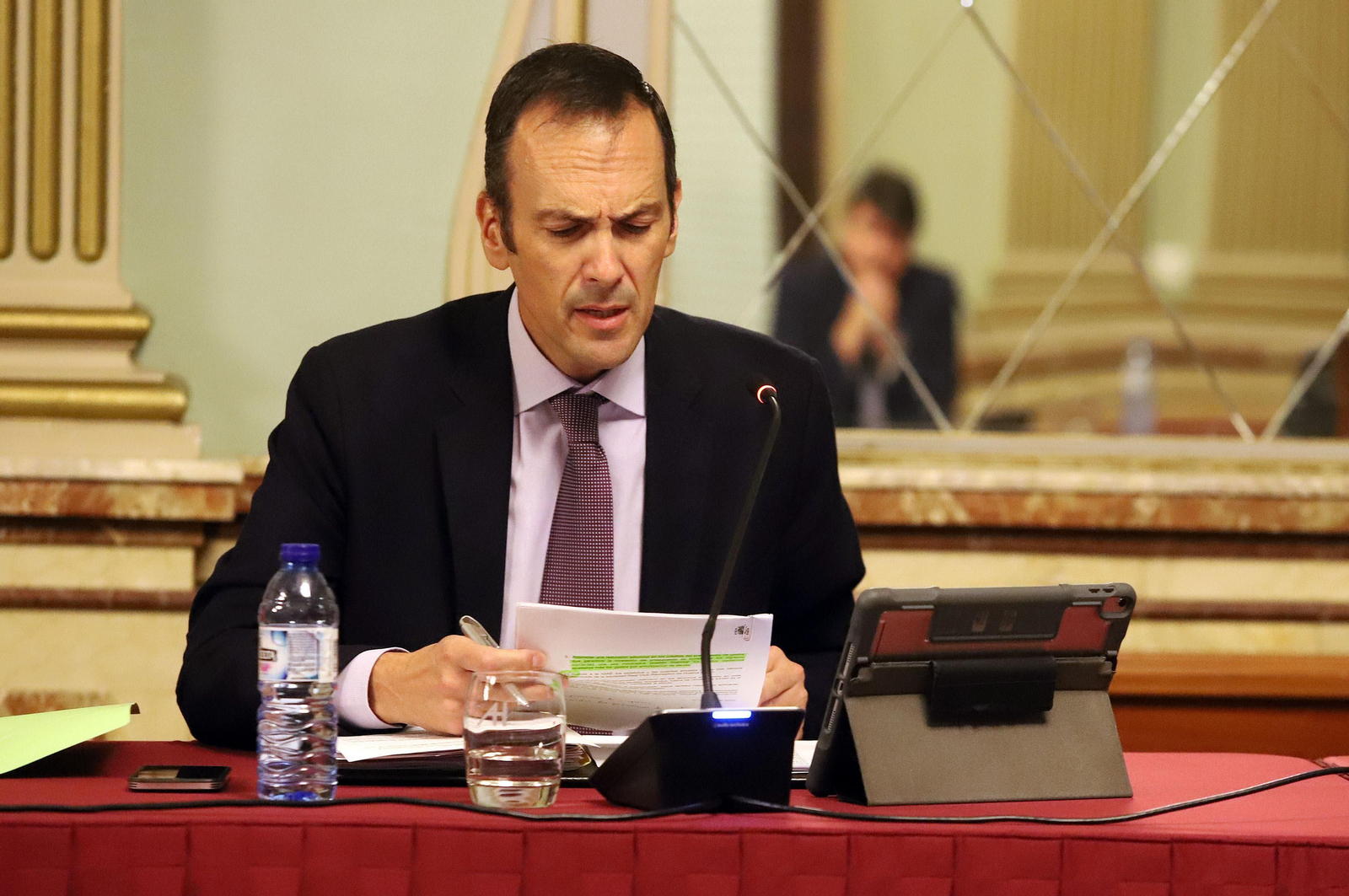 Imágenes del pleno municipal del Ayuntamiento de Huelva