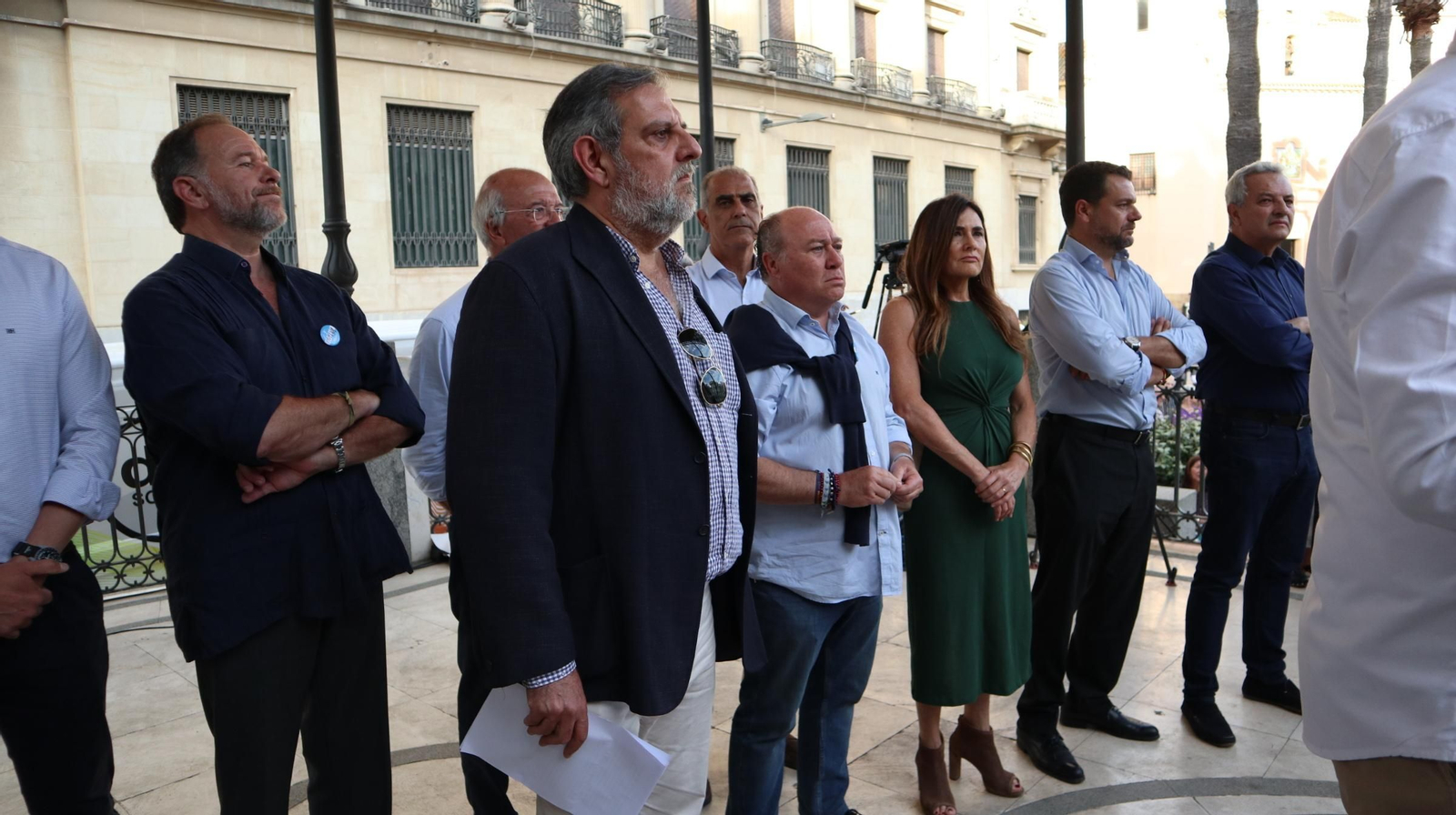 Imágenes de la concentración por las infraestructuras para Huelva
