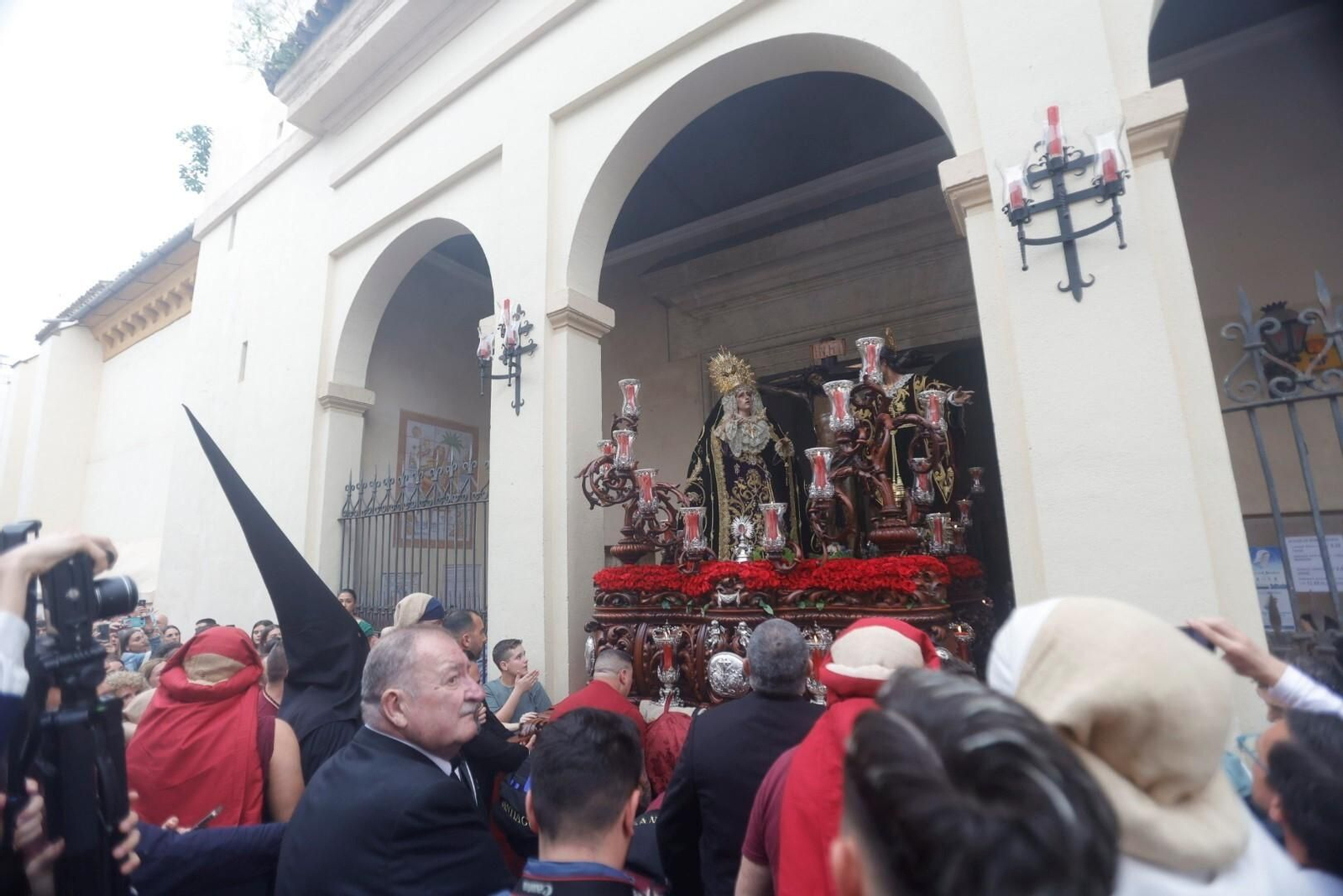 La procesión de las Penas de Santiago en este Domingo de Ramos, en imágenes
