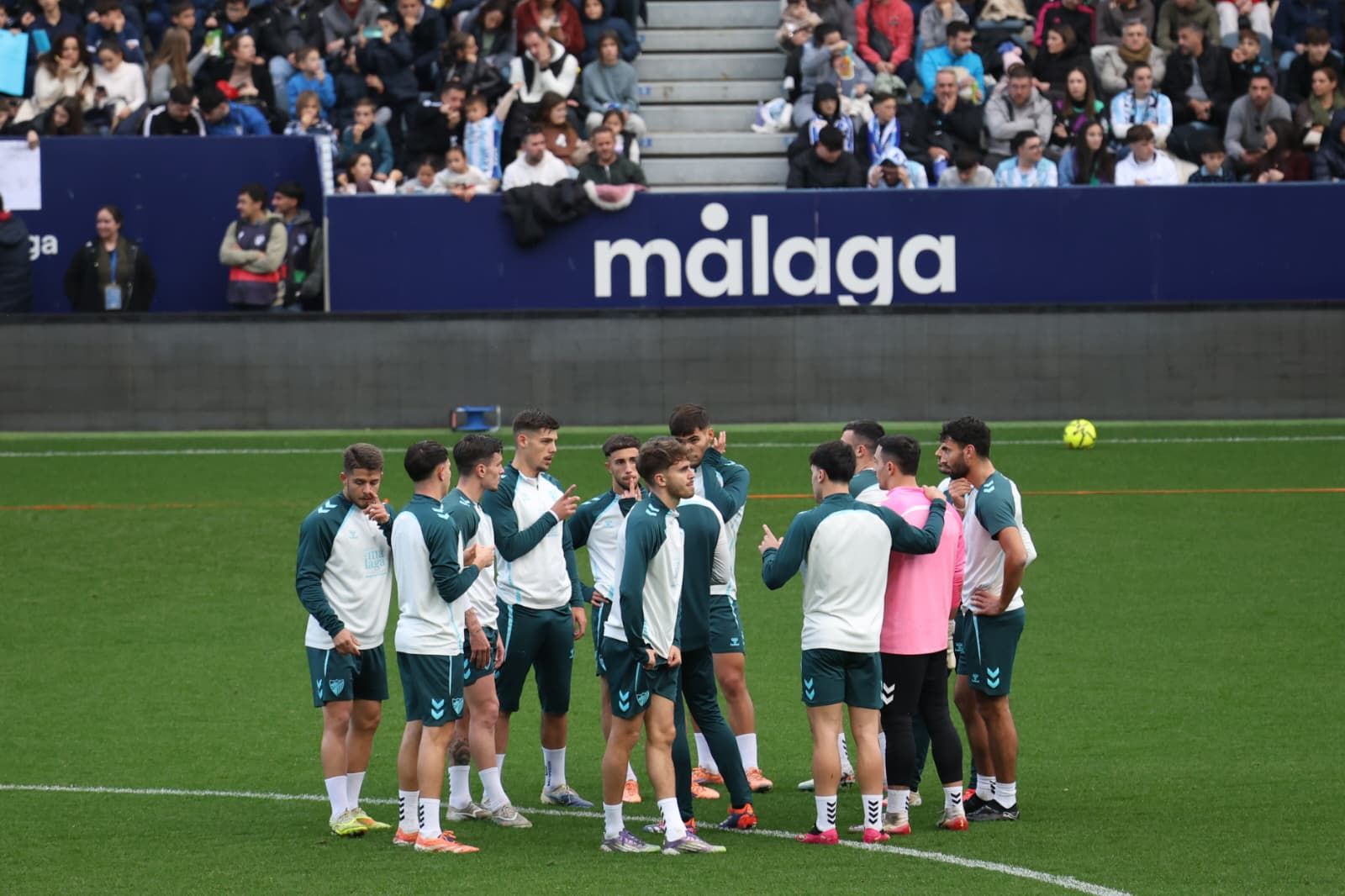 Búscate en las fotos del entrenamiento del Málaga CF en La Rosaleda