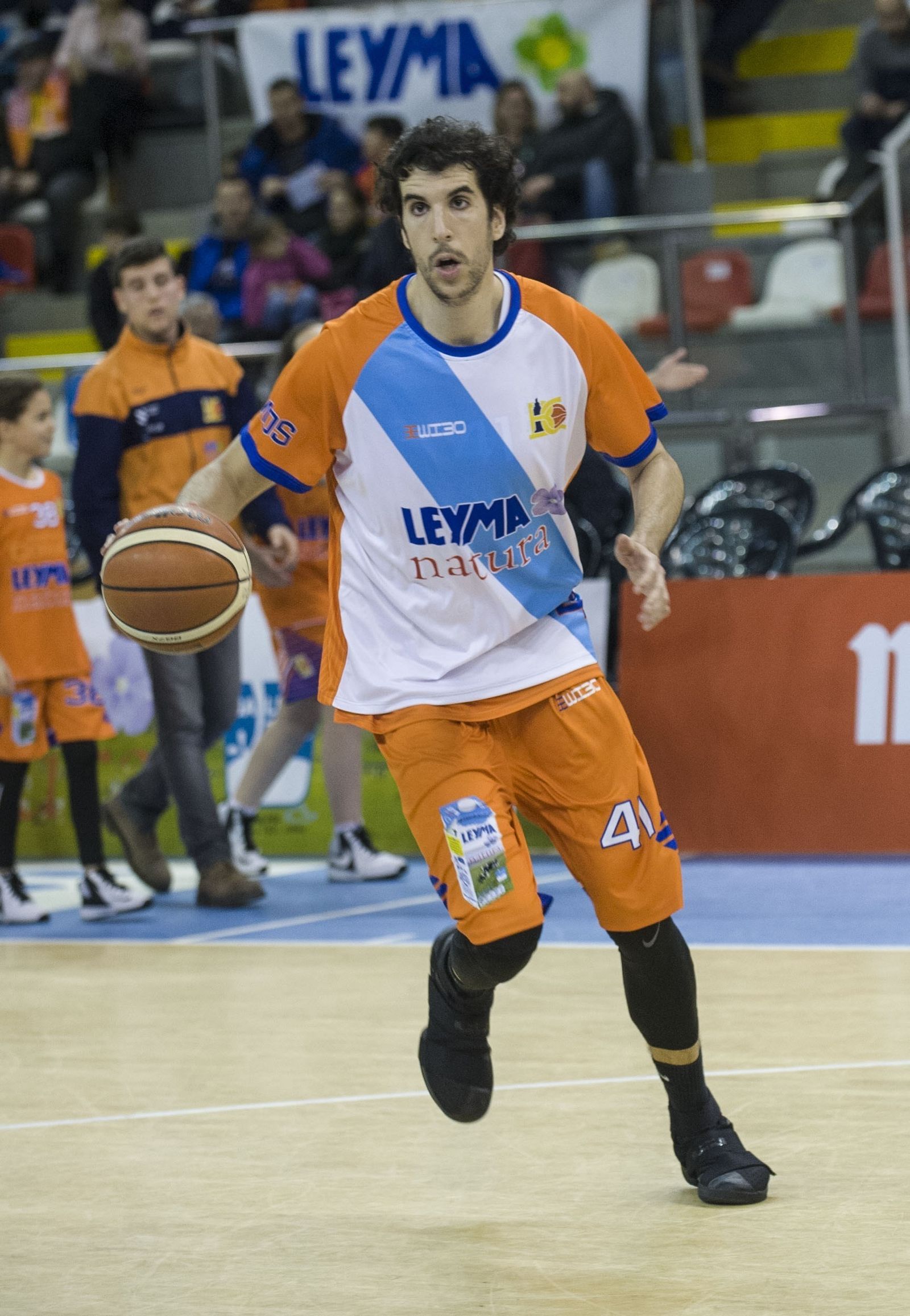 Sergio Olmos, con la camiseta de su equipo de procedencia.