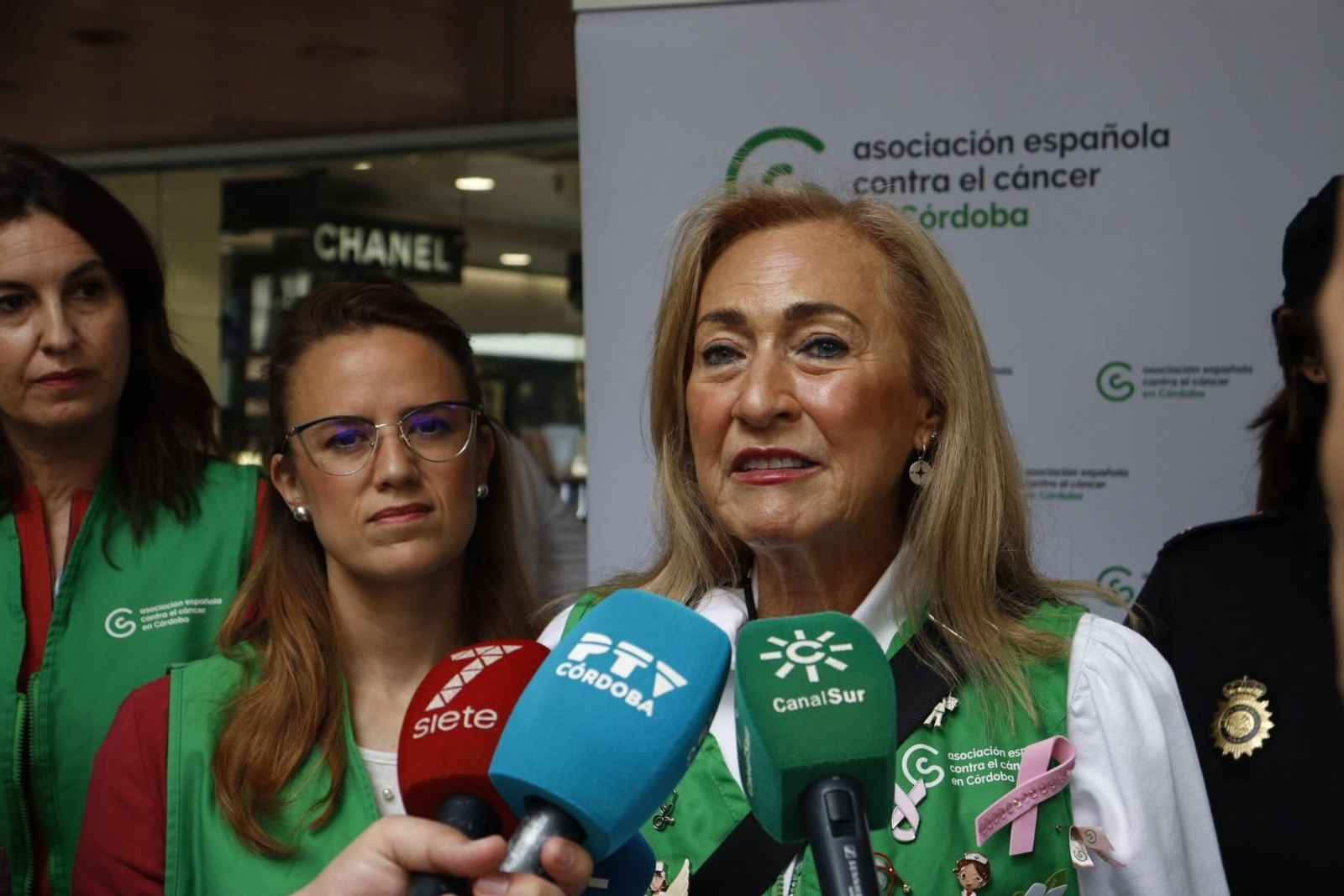 La cuestación de la Asociación Española contra el Cáncer (AECC), en imágenes