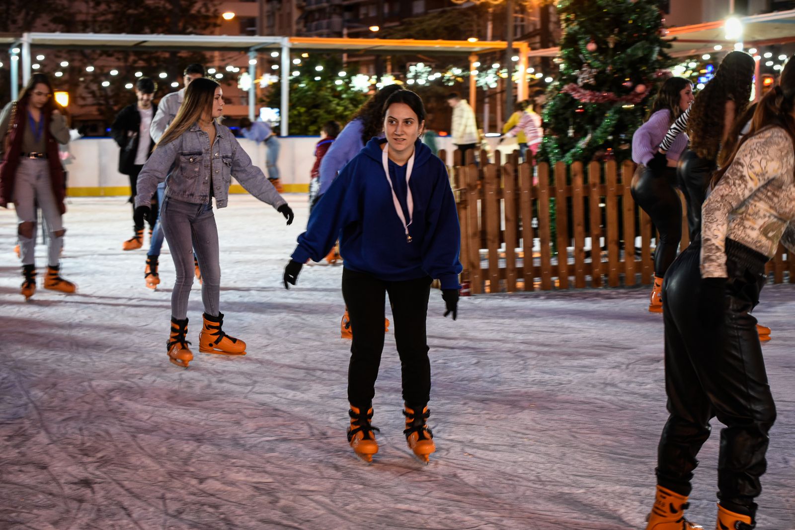 La pista de patinaje sobre hielo en Isla chica, en imágenes