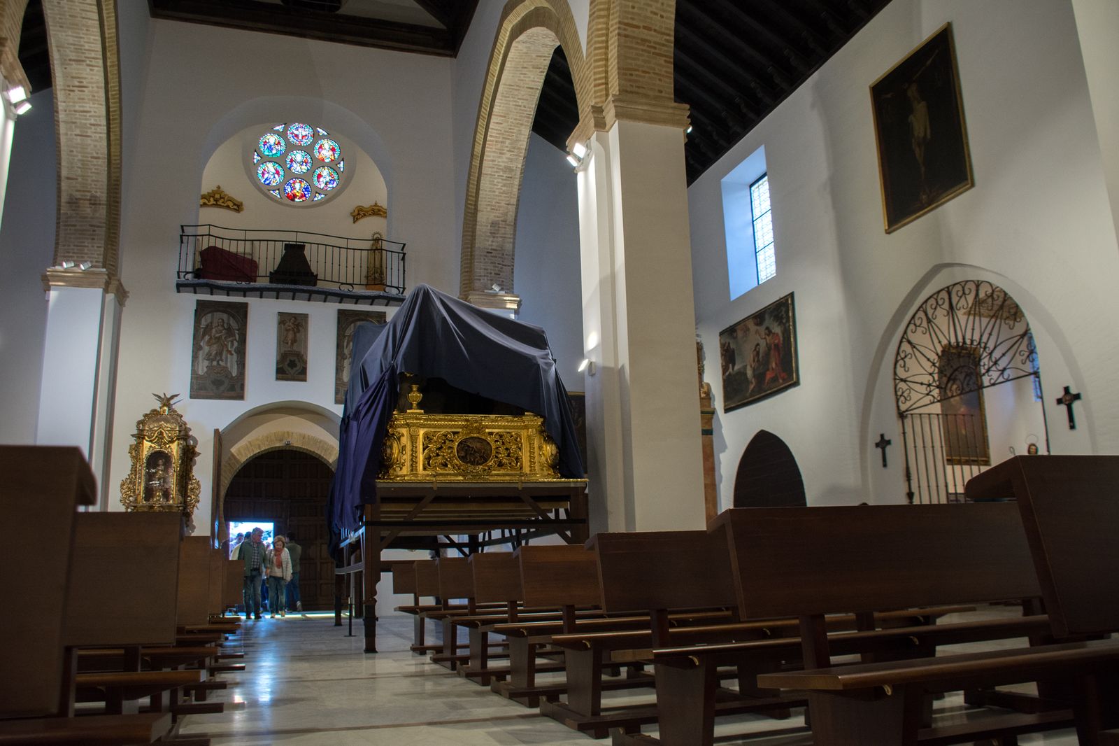 Las andas del misterio de la Exaltación en Santa Catalina