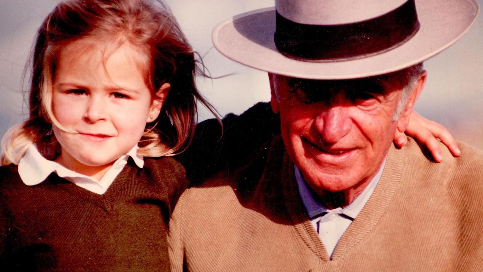 Álvaro Domecq y Díez con su nieta Patricia.