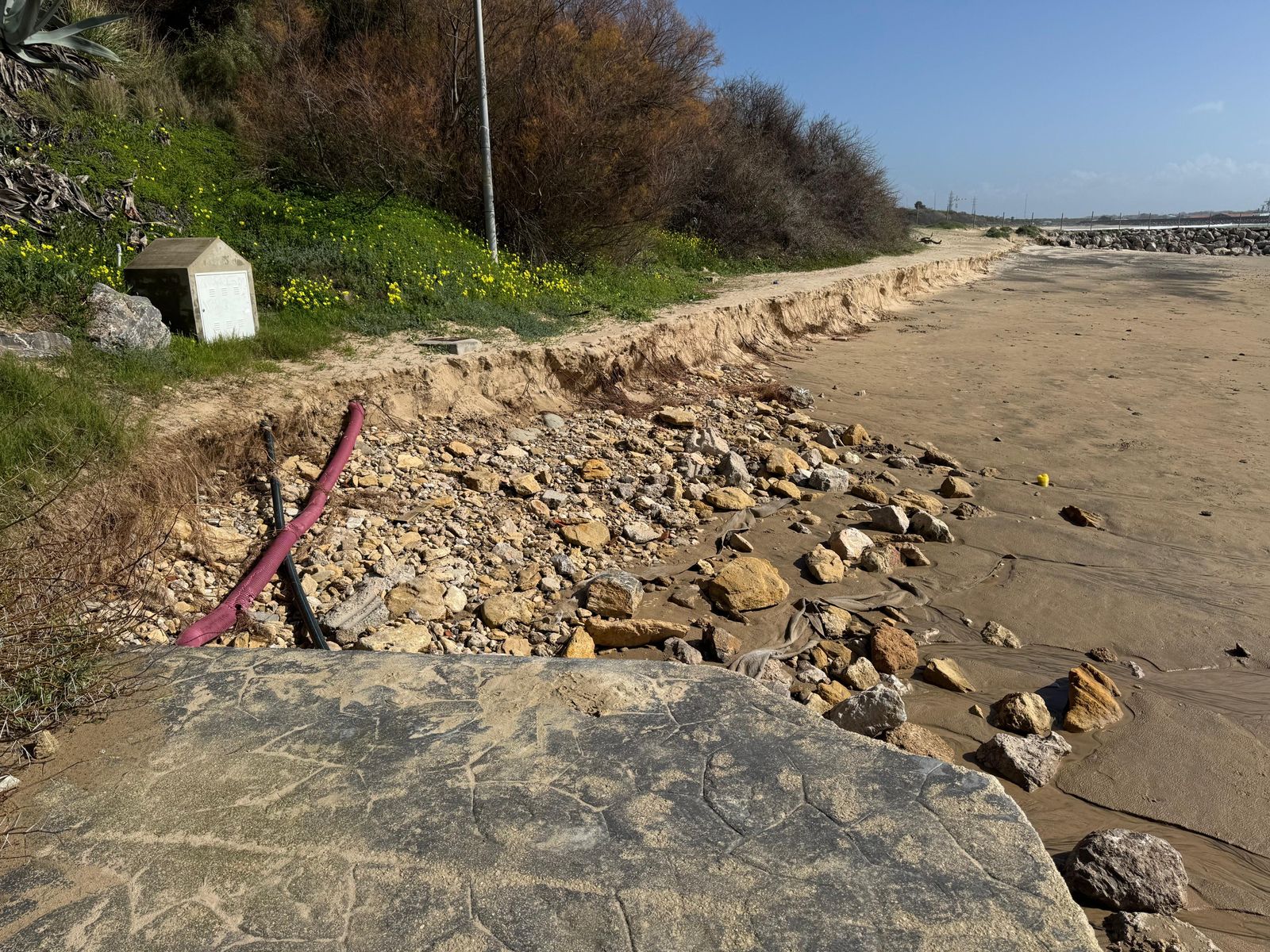 Daños en las playas de Rota tras el temporal.