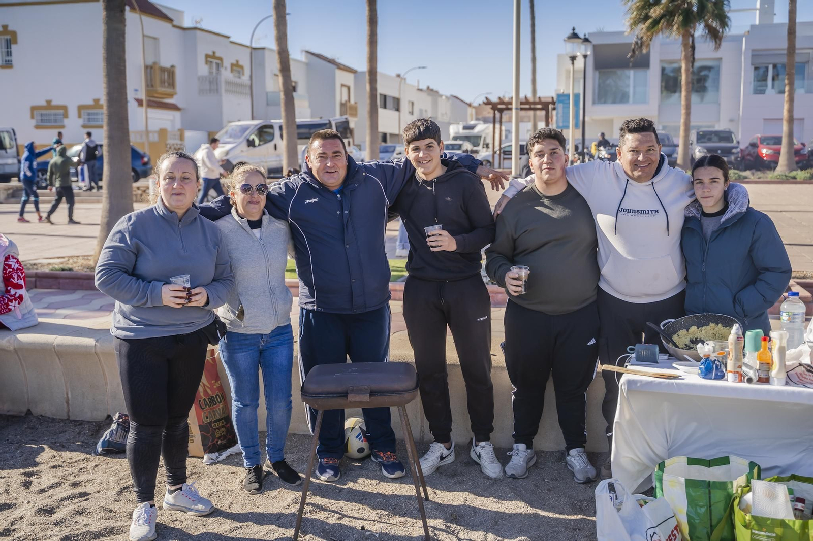 Miles de personas despiden el año 2024 en Las Moragas de Roquetas, en imágenes