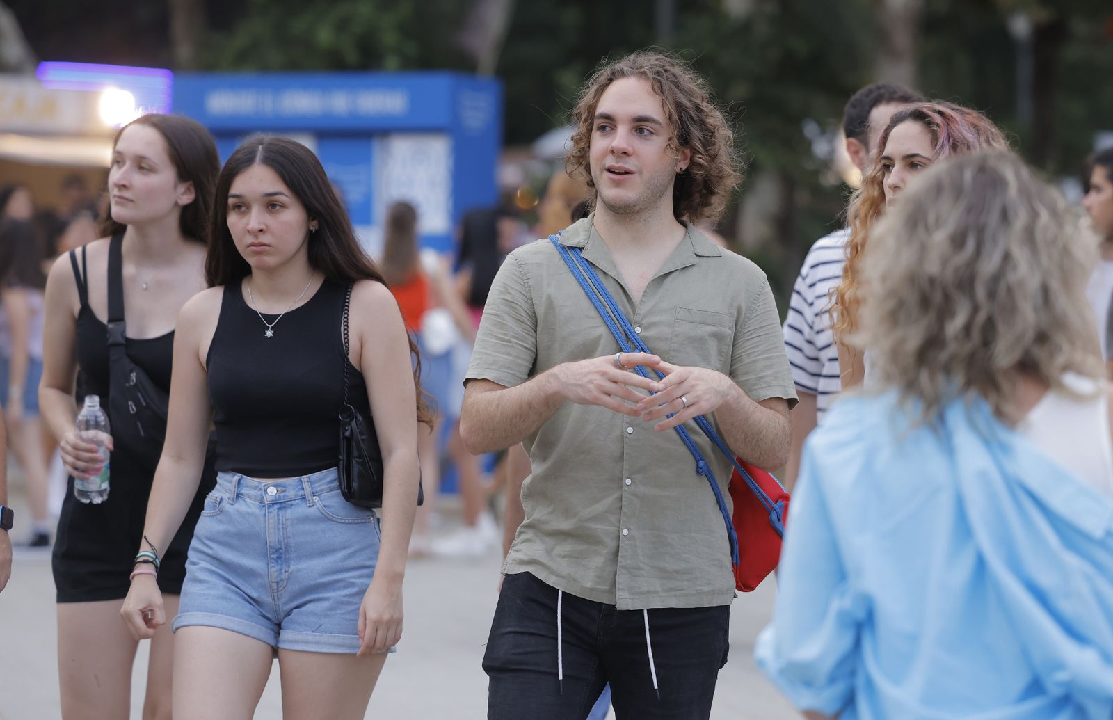 Búscate en las fotos del concierto de Bizarrap