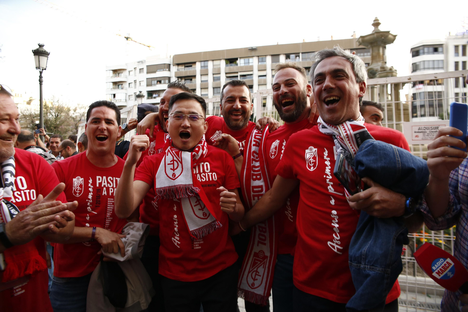 La Fuente de las Batallas, punto de reunión de todo el granadinismo