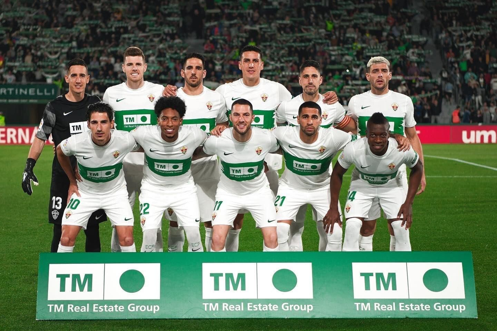 Alineación del Elche en un partido de Liga.