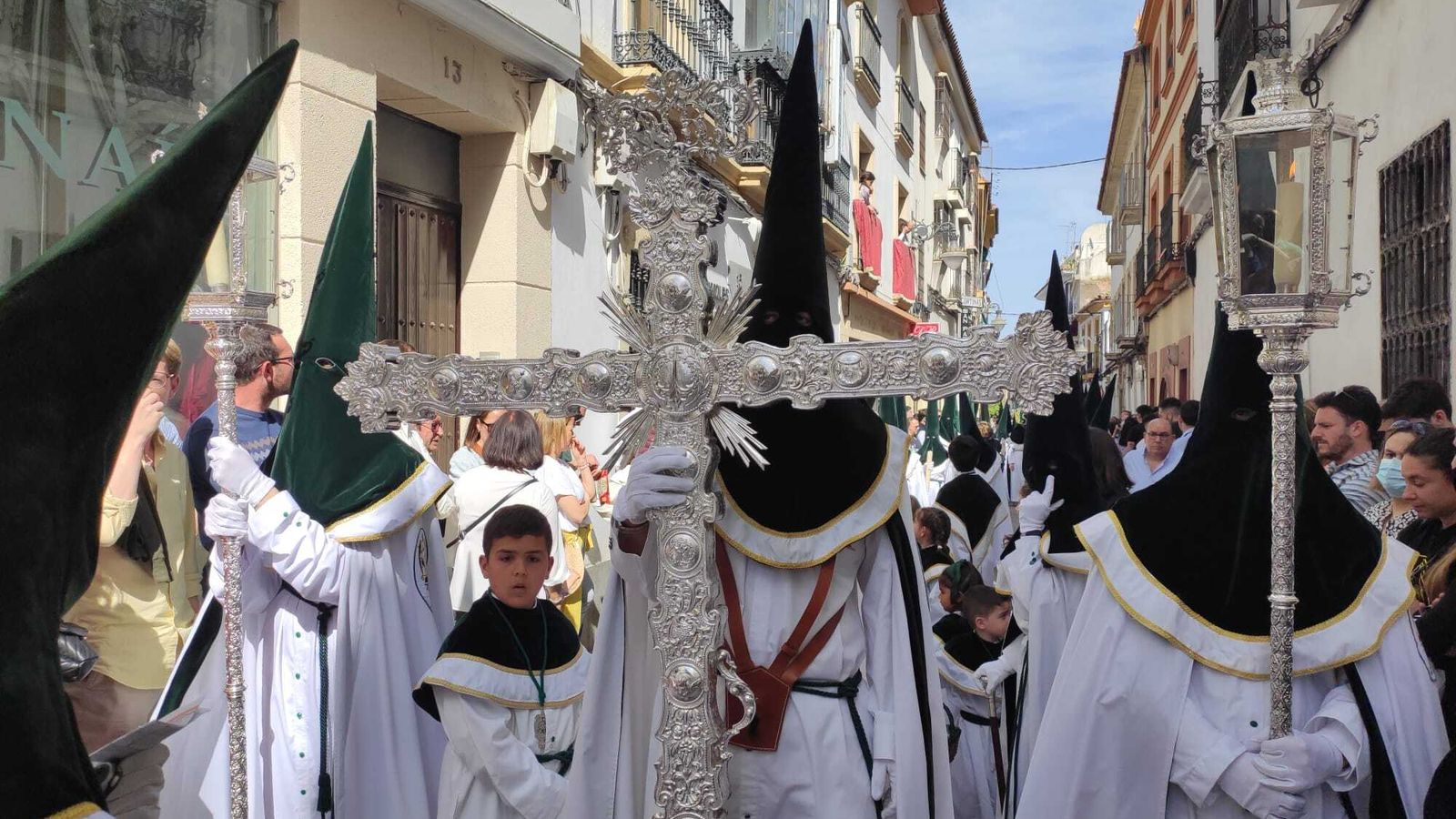 Cruz de Guía de la hermandad de La Esperanza.