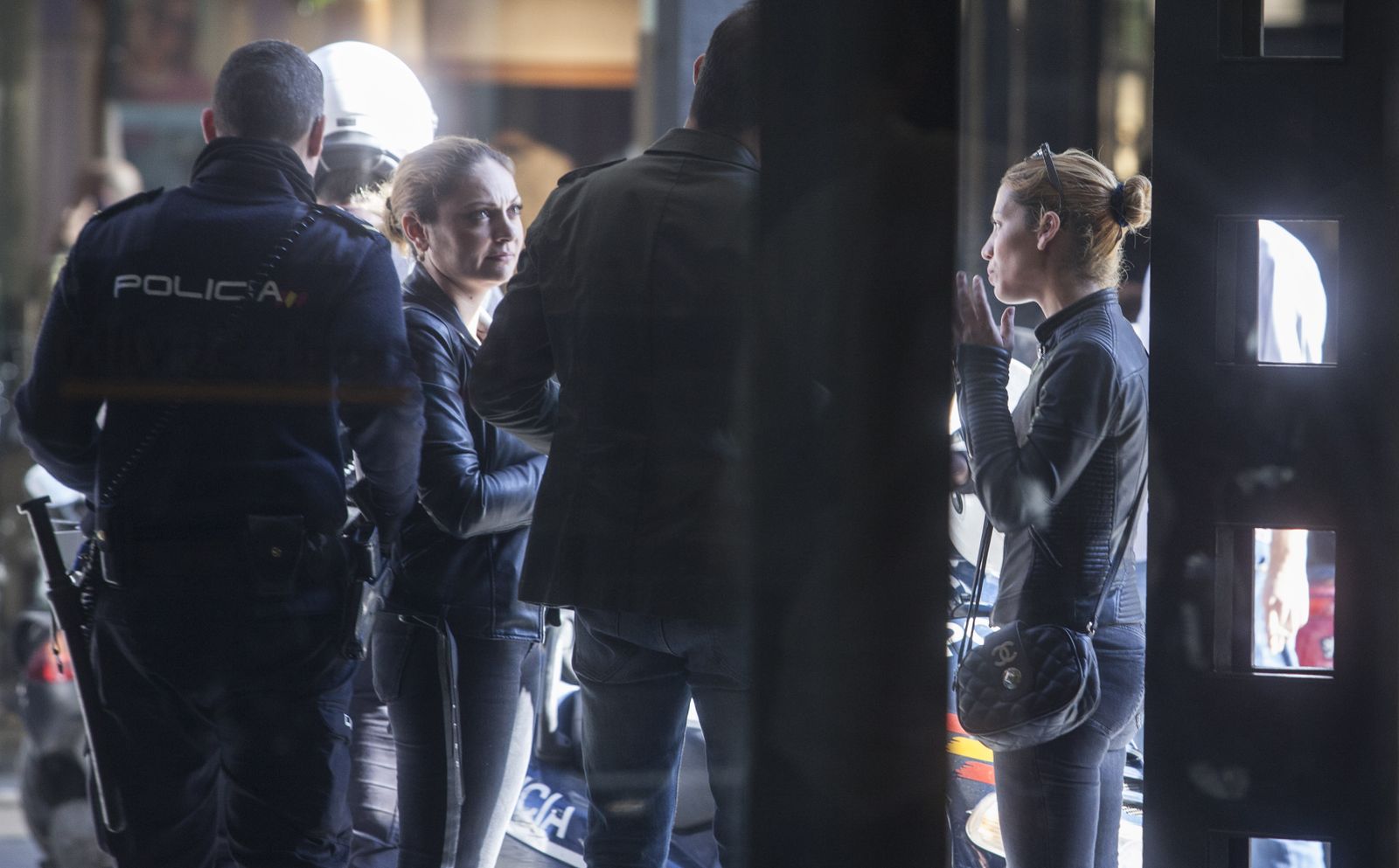 La Policía Nacional identifica a dos mujeres del Este en el centro de Sevilla, la pasada primavera.