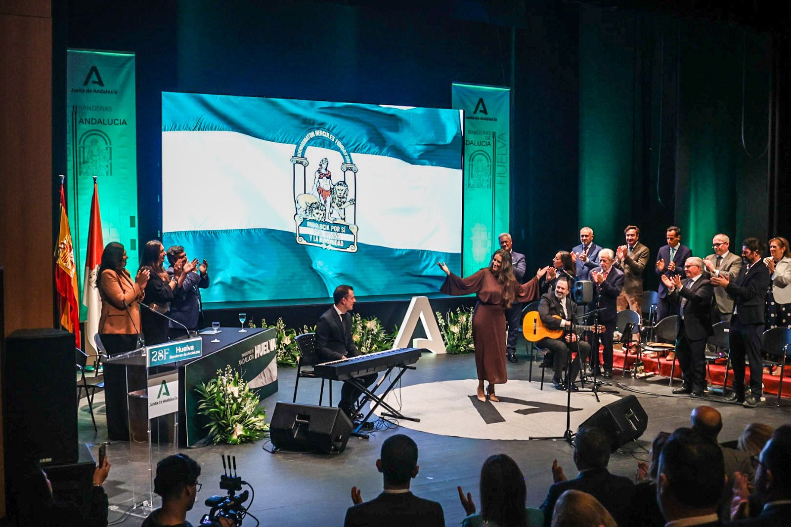 Fotografías del acto de entrega de las Banderas de Andalucía con motivo del 28F
