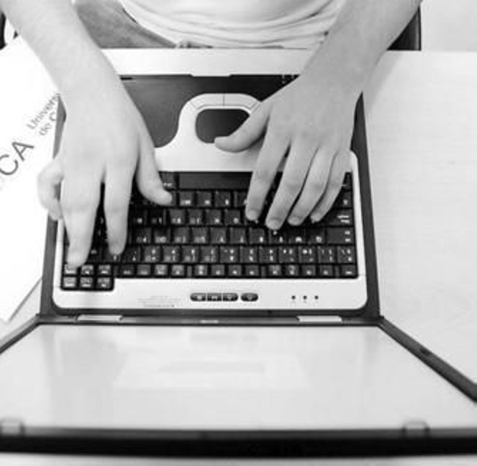 El acceso mundial a internet hace que haya millones de páginas sobre salud en las que consultar. El acceso mundial a internet hace que haya millones de páginas sobre salud en las que consultar.