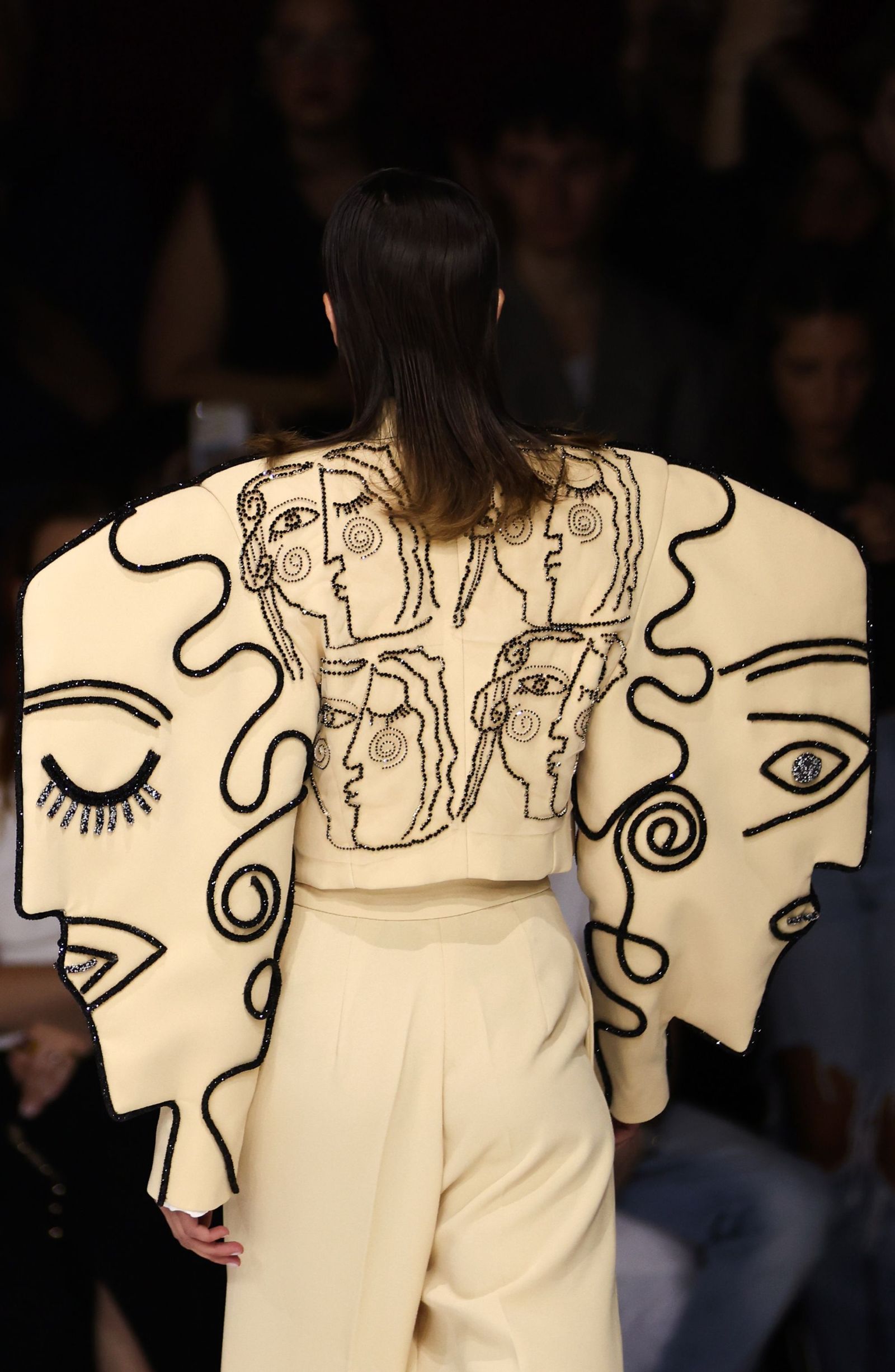 El desfile de la colección 'Fieras' de Juana Martín en París, en imágenes