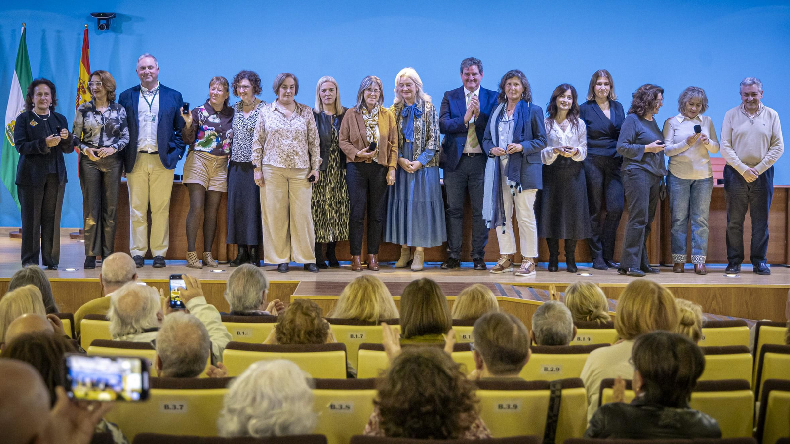 Las imágenes del acto de homenaje al personal sanitario jubilado de los hospitales Puerta del Mar y San Carlos de Cádiz