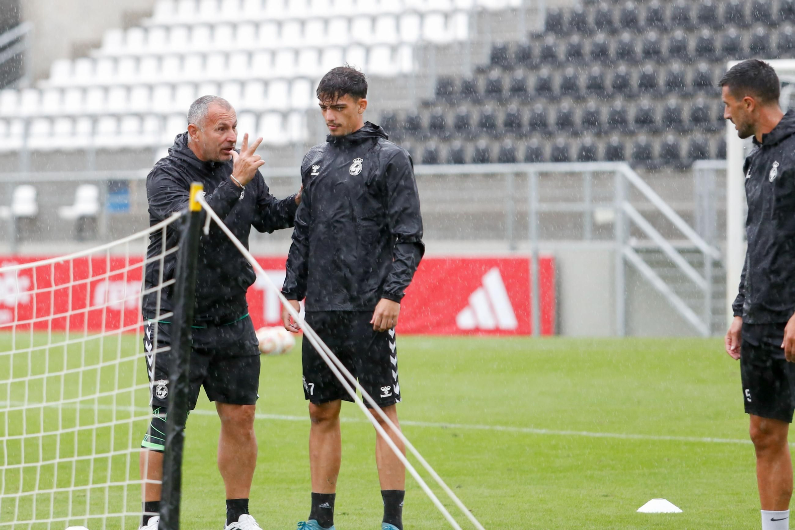 Las fotos del primer entrenamiento de Javi Moreno al frente de la Balona en La Línea