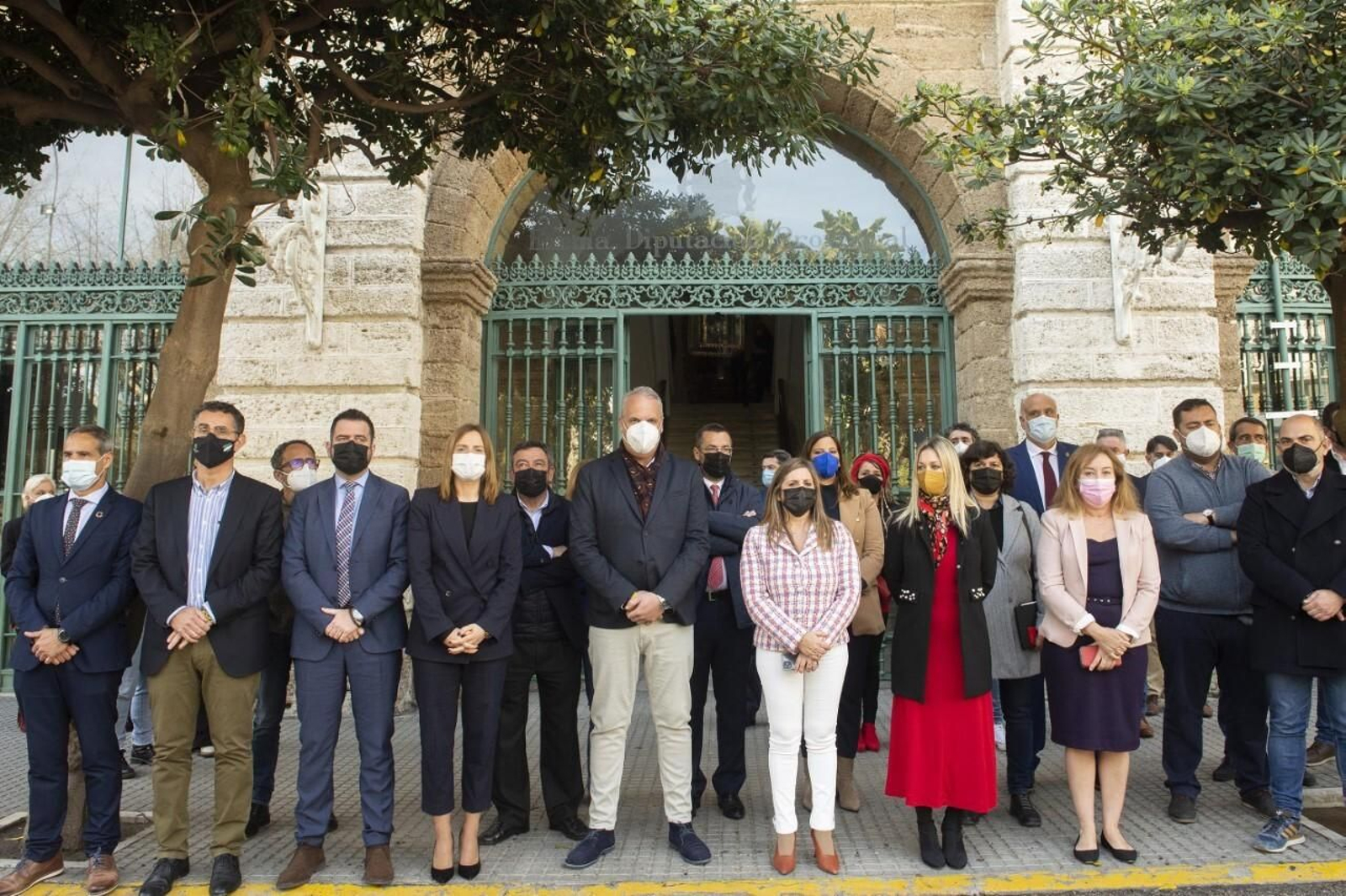 Concentración por Ucrania en la Diputación de Cádiz.
