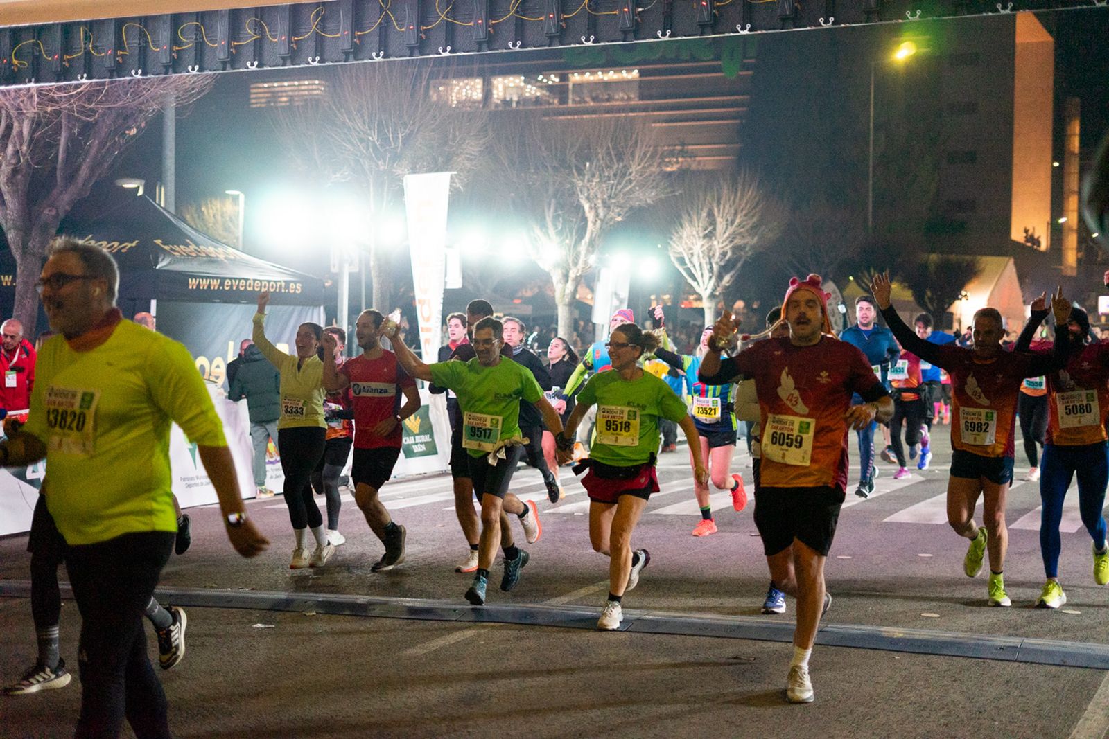 En imágenes: búscate en tu llegada a meta de la Carrera de San Antón 2026 (21)