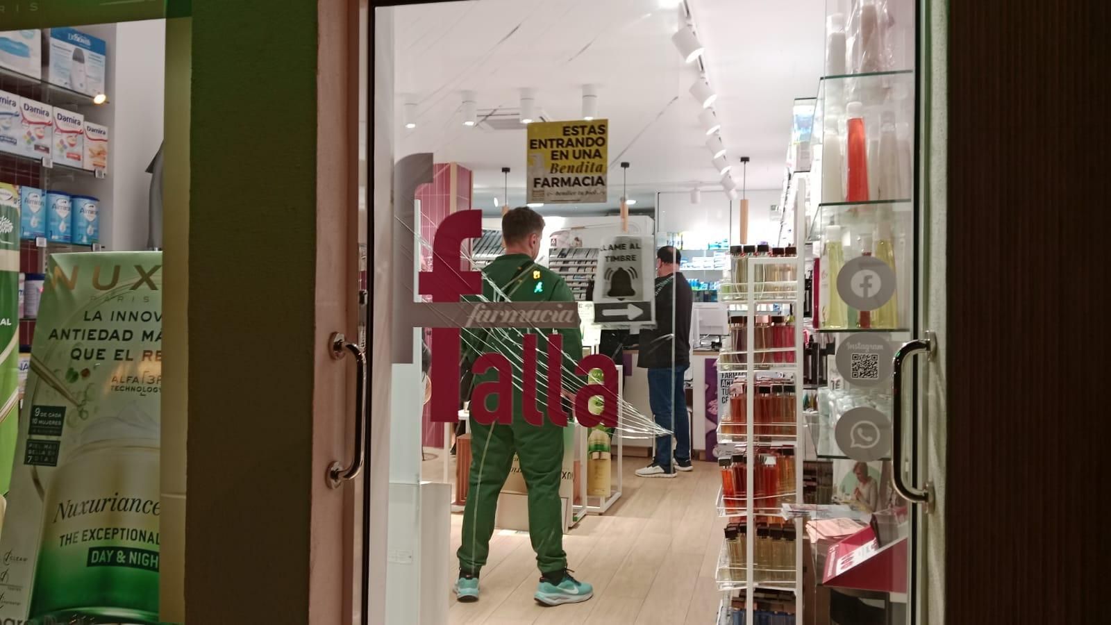 Farmacia de la avenida Manuel de Falla que ha sufrido un atraco este martes, en San Fernando