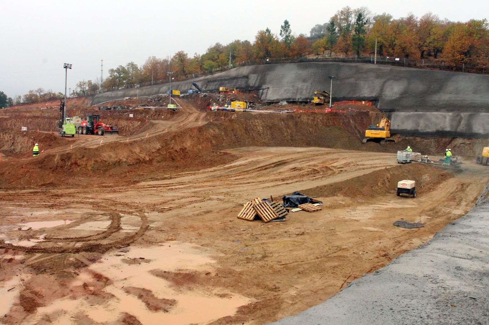 Imágenes de la colocación de la primera piedra de la planta de ElPozo en Jabugo.