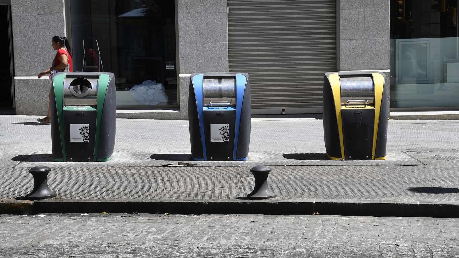 Contenedores en la capital onubense.