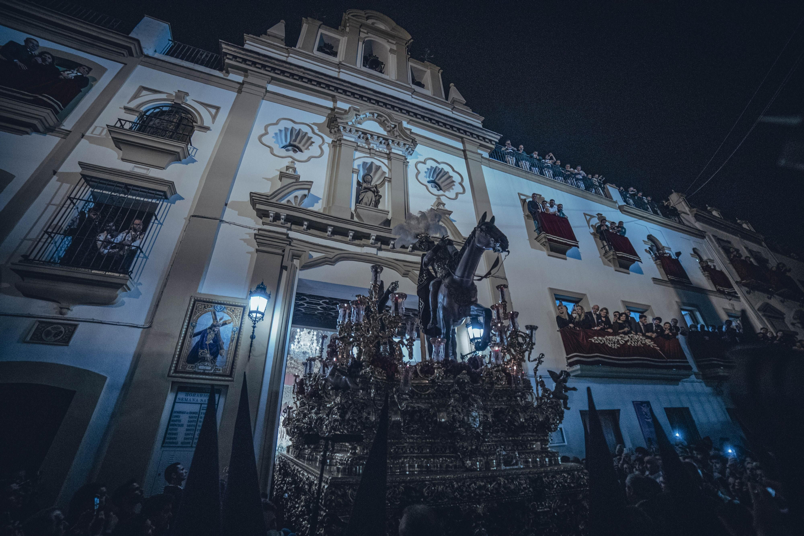 Las imágenes de la salida de la hermandad de la Esperanza de Triana