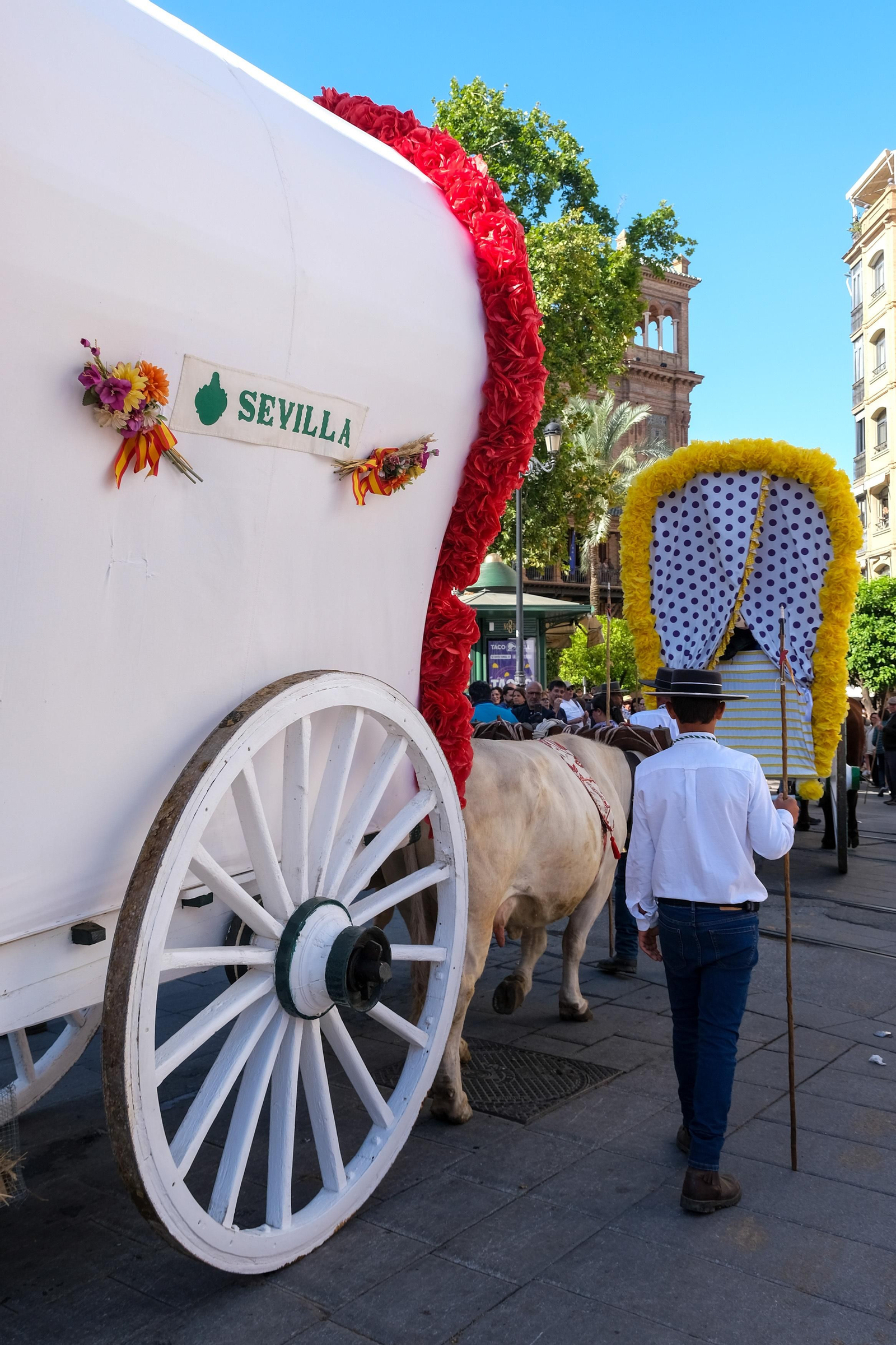 Salida de Hdad. del Rocío de Sevilla
