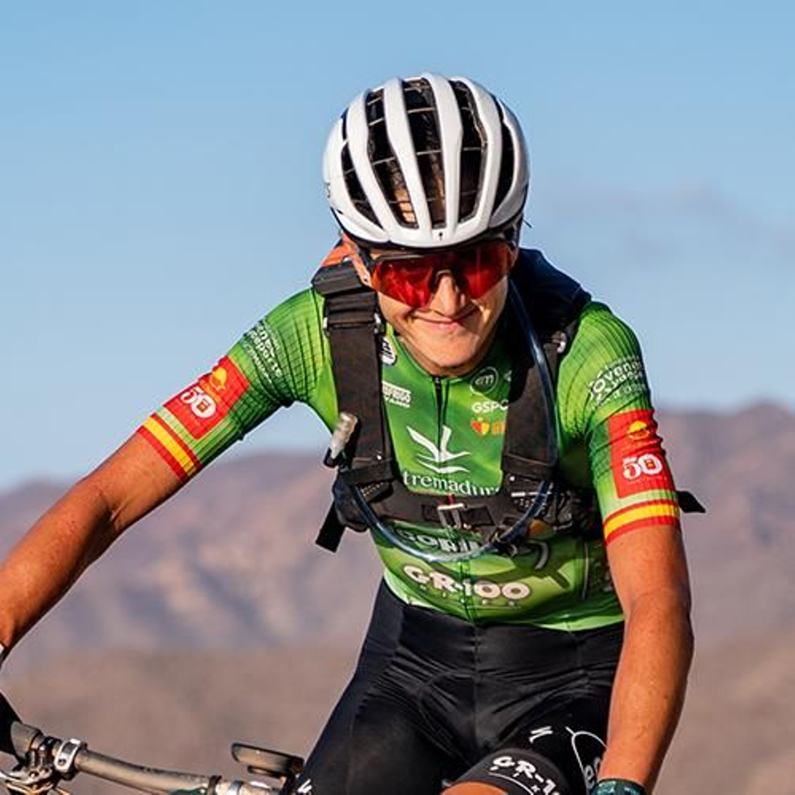Natalia Fischer montada en su bicicleta durante el desarrollo de la prueba que se está celebrando en tierras almerienses.
