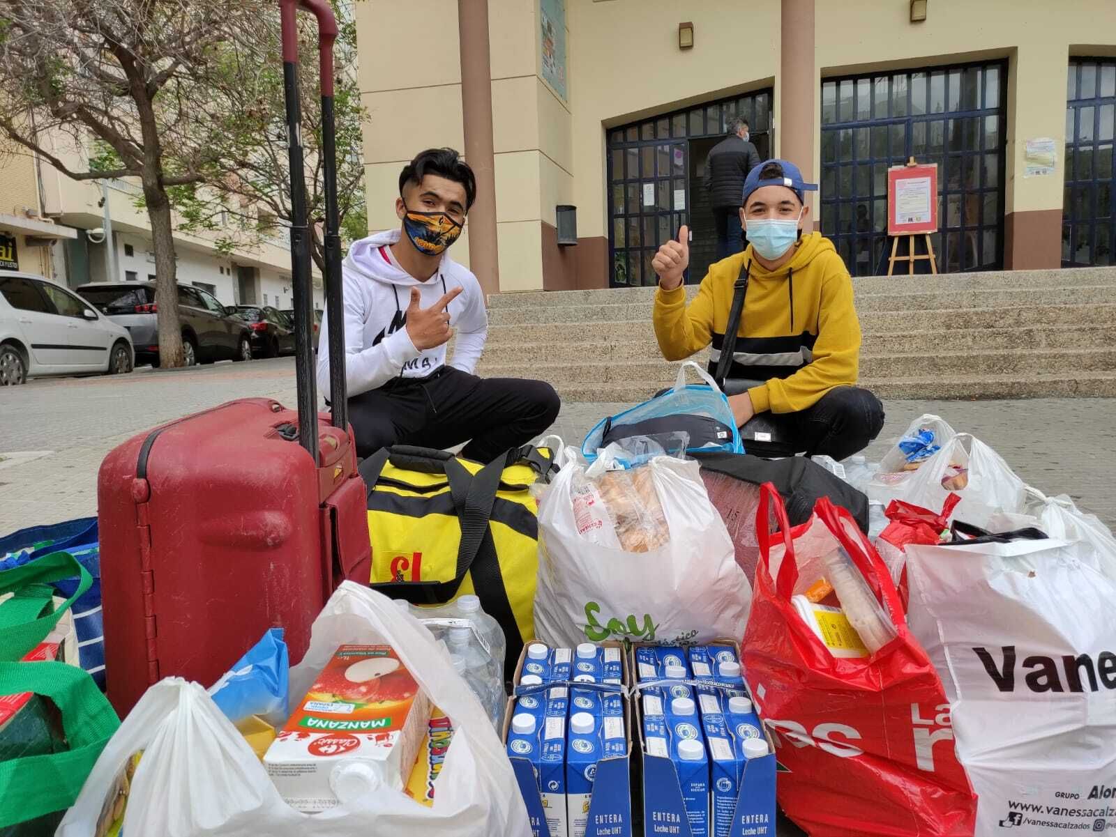 Recogida de víveres de una campaña anterior en el IES Rafael Alberti