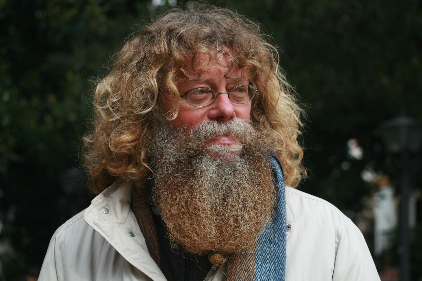 Uno de los retratos que Fernando Villatoro expone en el centro José Luis Cano de Algeciras.