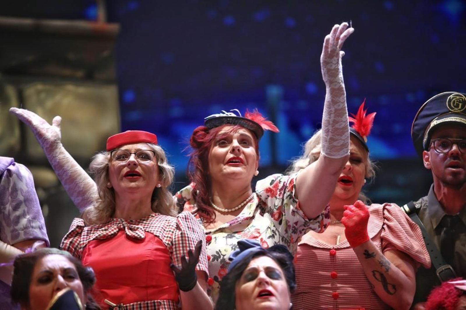 Actuación del coro 'El telón'