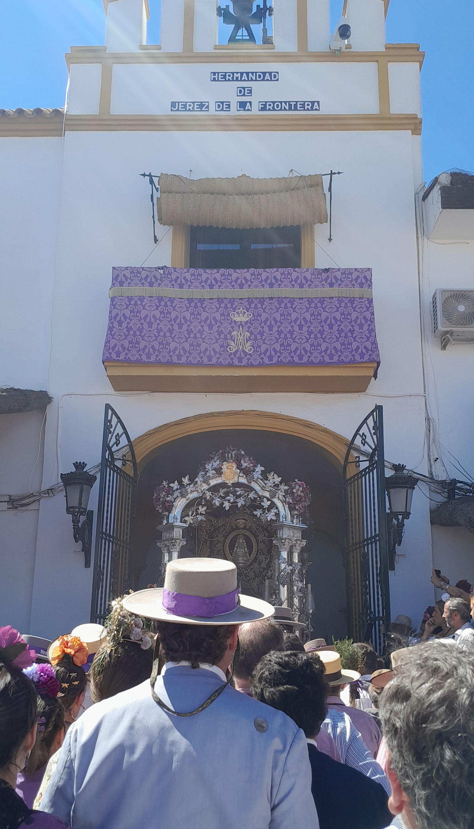 Imágenes de la llegada a la Aldea y presentación de la Hermandad del Rocío de Jerez
