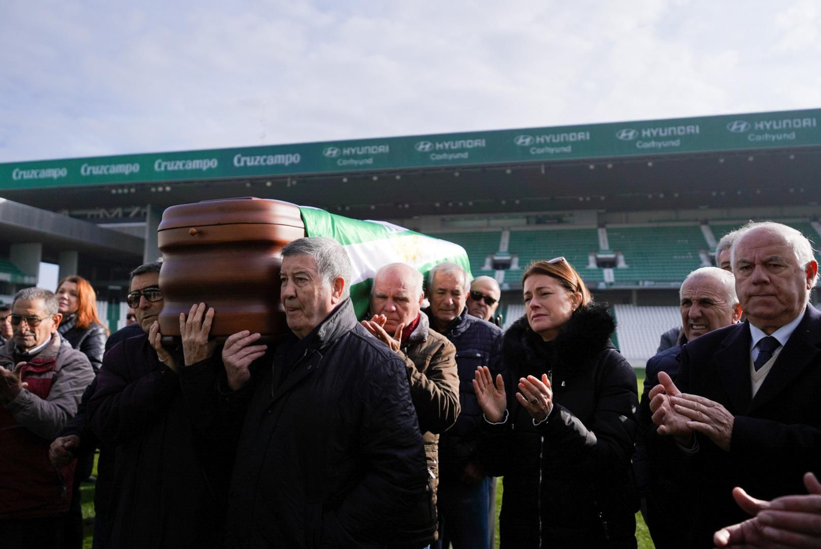 El último adiós a José Luis Navarro en El Arcángel