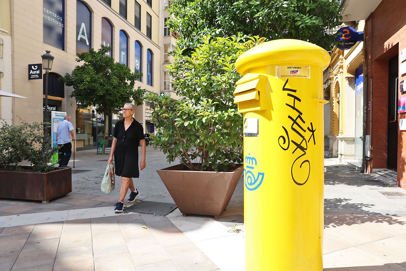 Imágenes del bullicio en las esquinas de la Placeta