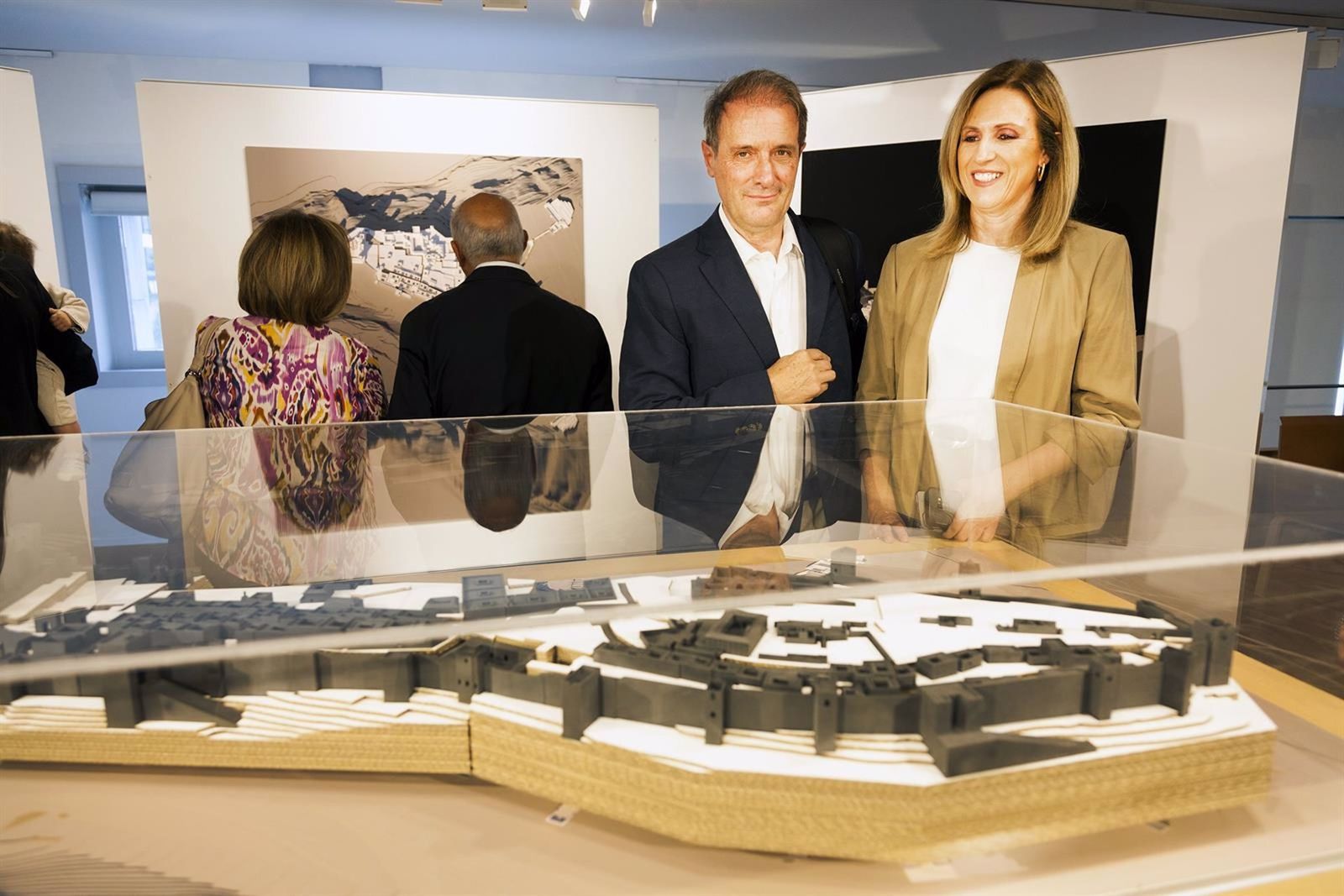 Exposición '137 lienzos. La Alhambra, ciudad palatina musulmana'