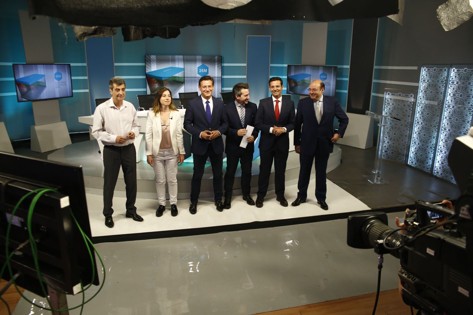 Cambril; Gutiérrez, Salvador, el moderador del debate, Pedro Pablo López; Cuenca y Pérez.