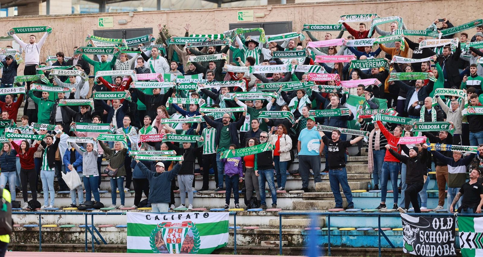 Los aficionados del Córdoba CF en el Iberoamericano de San Fernando.