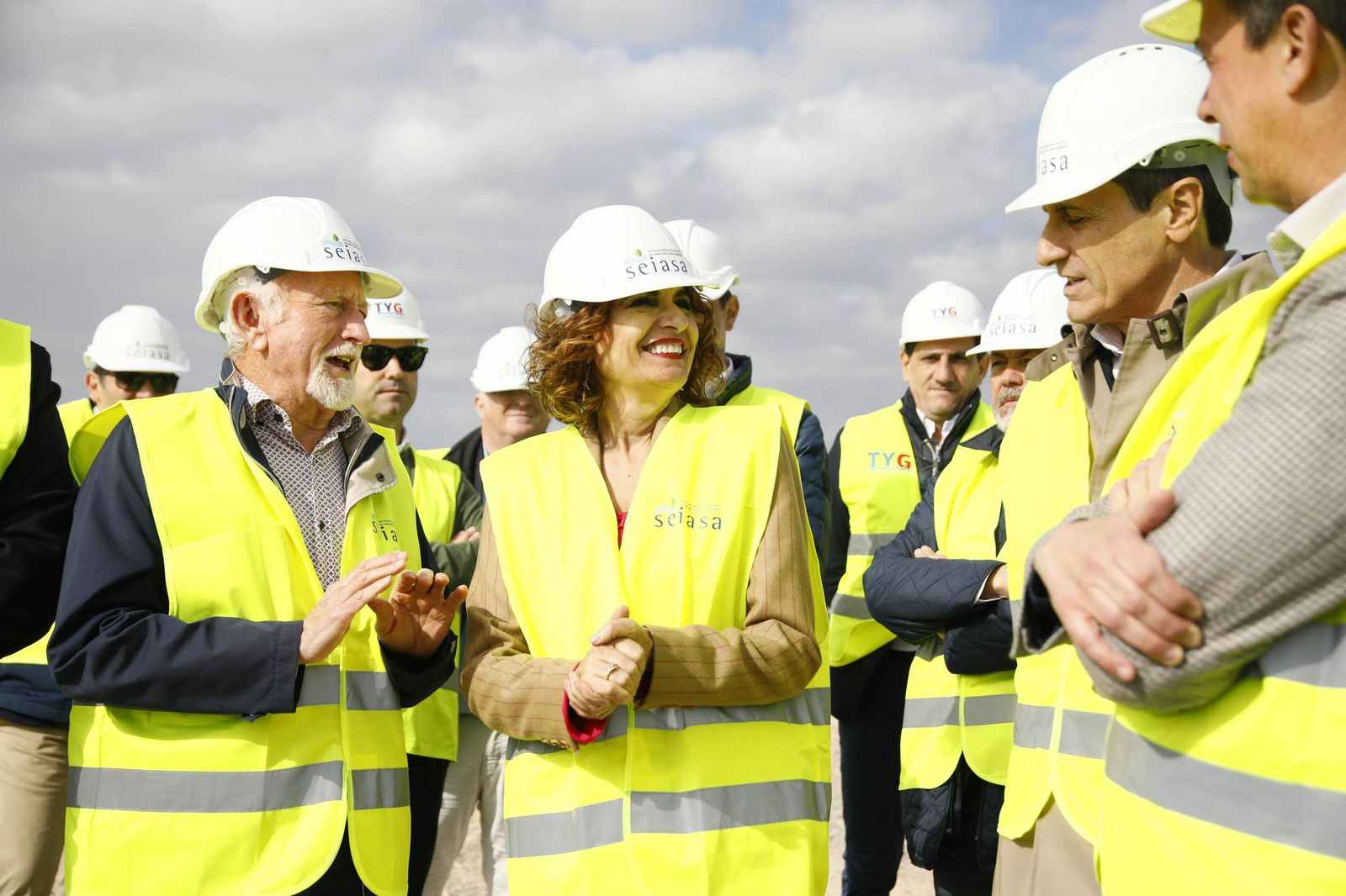 María Jesús Montero visita las obras de la balsa general de regulación de la Comarca de Usuarios Aguas de Níjar, en imágenes