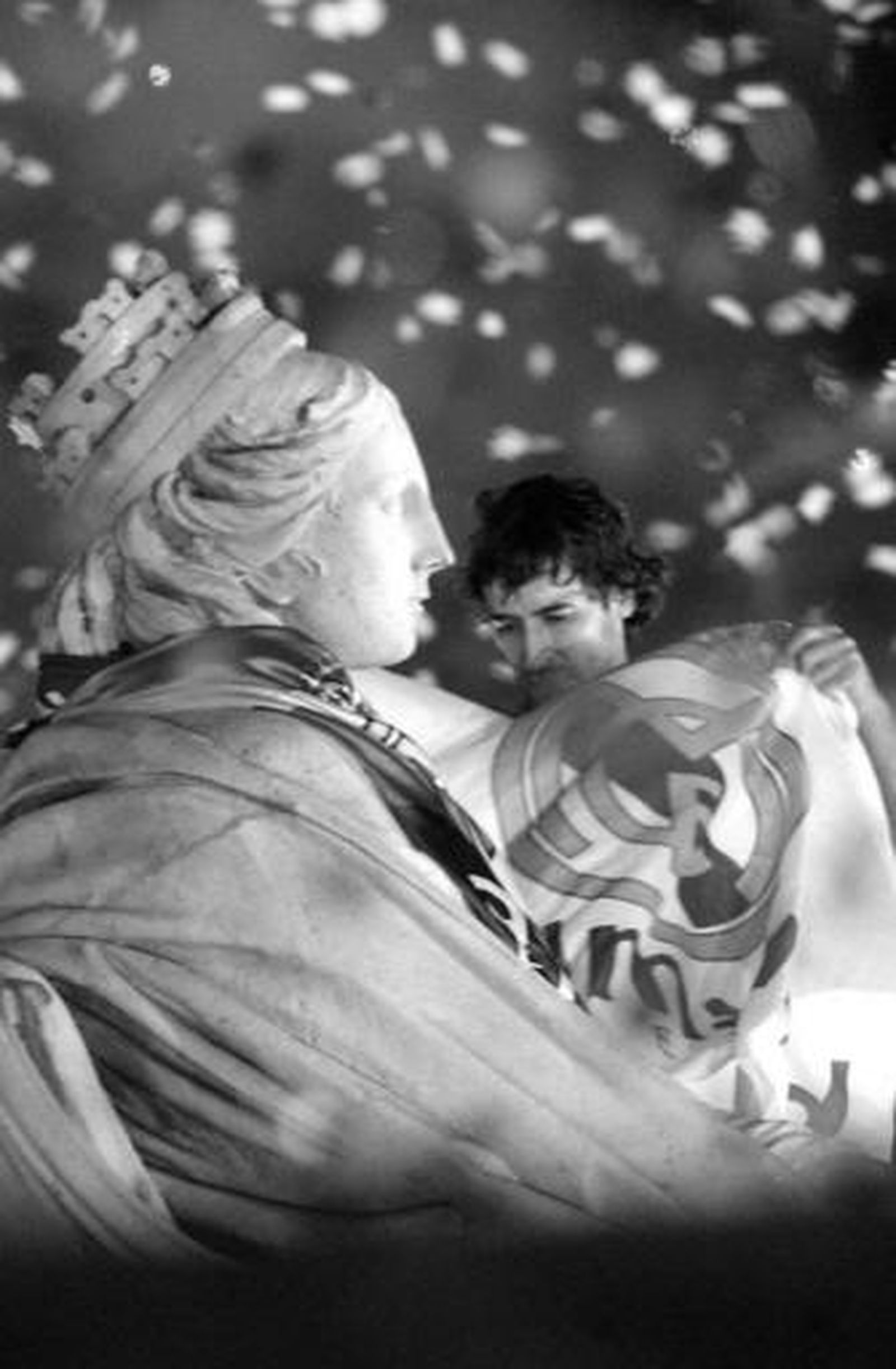 Raúl, capitán madridista y único jugador con permiso para subir a la Cibeles.