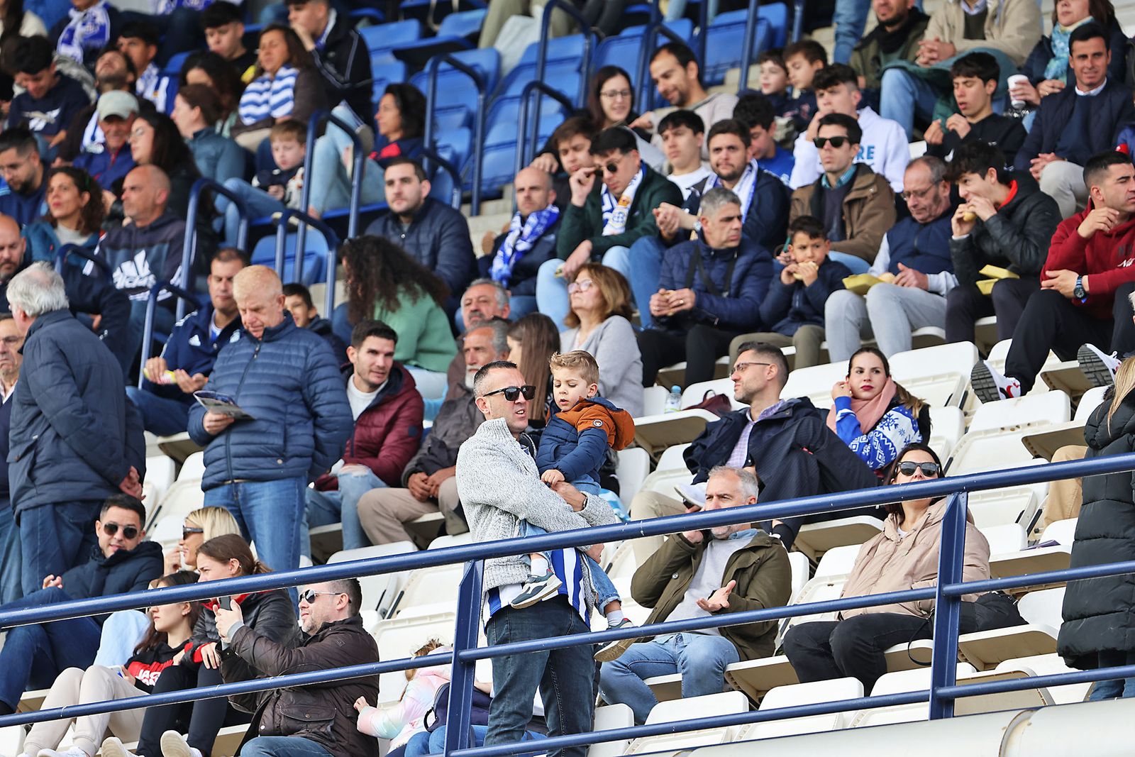 Ambiente en las gradas del Recreativo de Huelva vs AD Ceuta FC