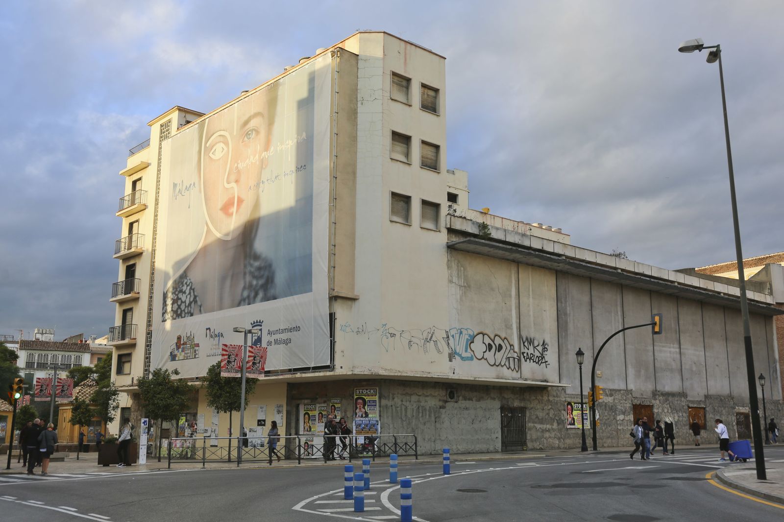 Vista de los antiguos cines Astoria y Victoria.