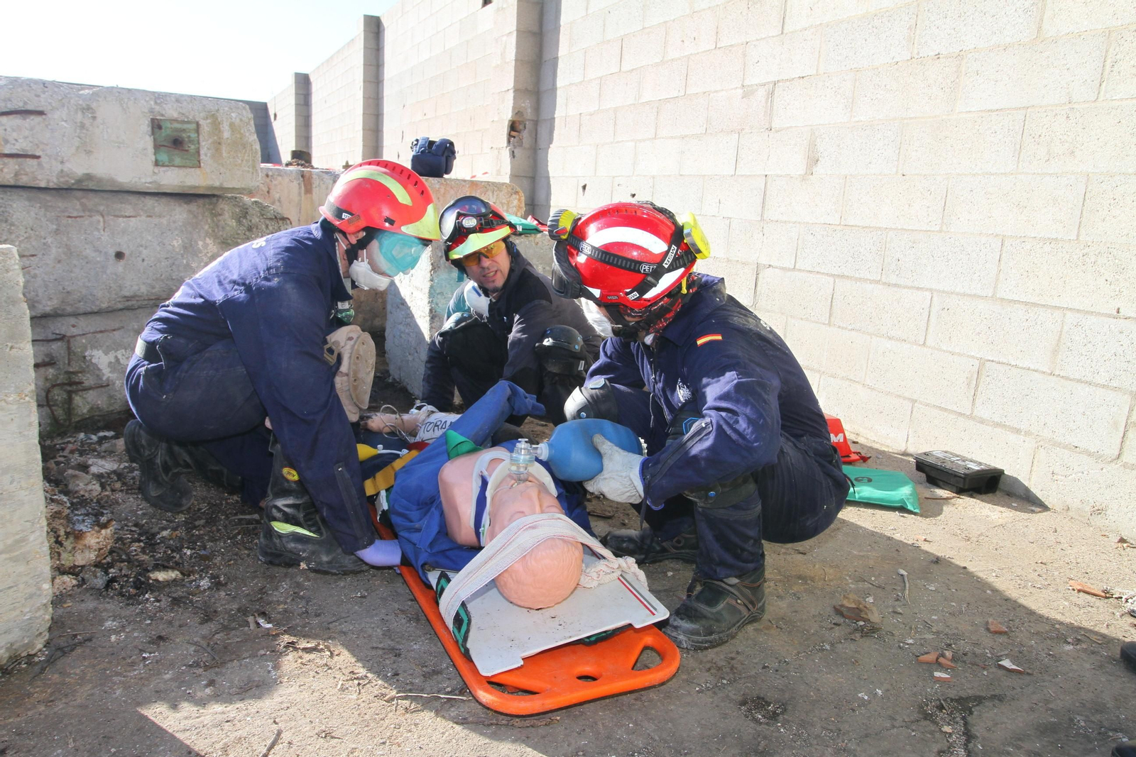 Imágenes del curso Asistencia Sanitaria en Catástrofes de Bomberos Unidos Sin Fronteras