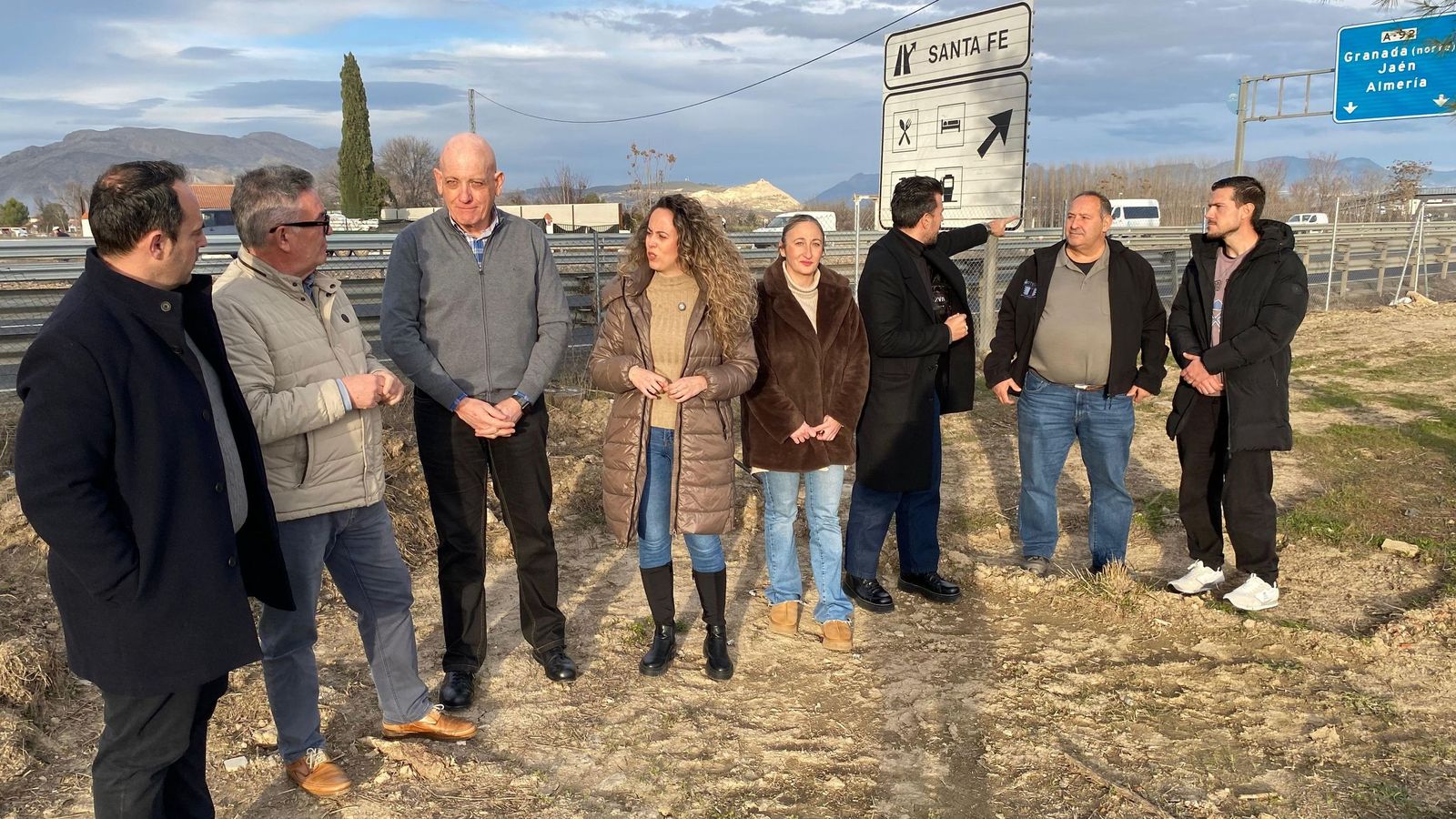 Gerardo Sánchez, Patricia Carrasco, Jesús Fernández y José Antonio Carranza en el enlace de la A-92 con la A-92G