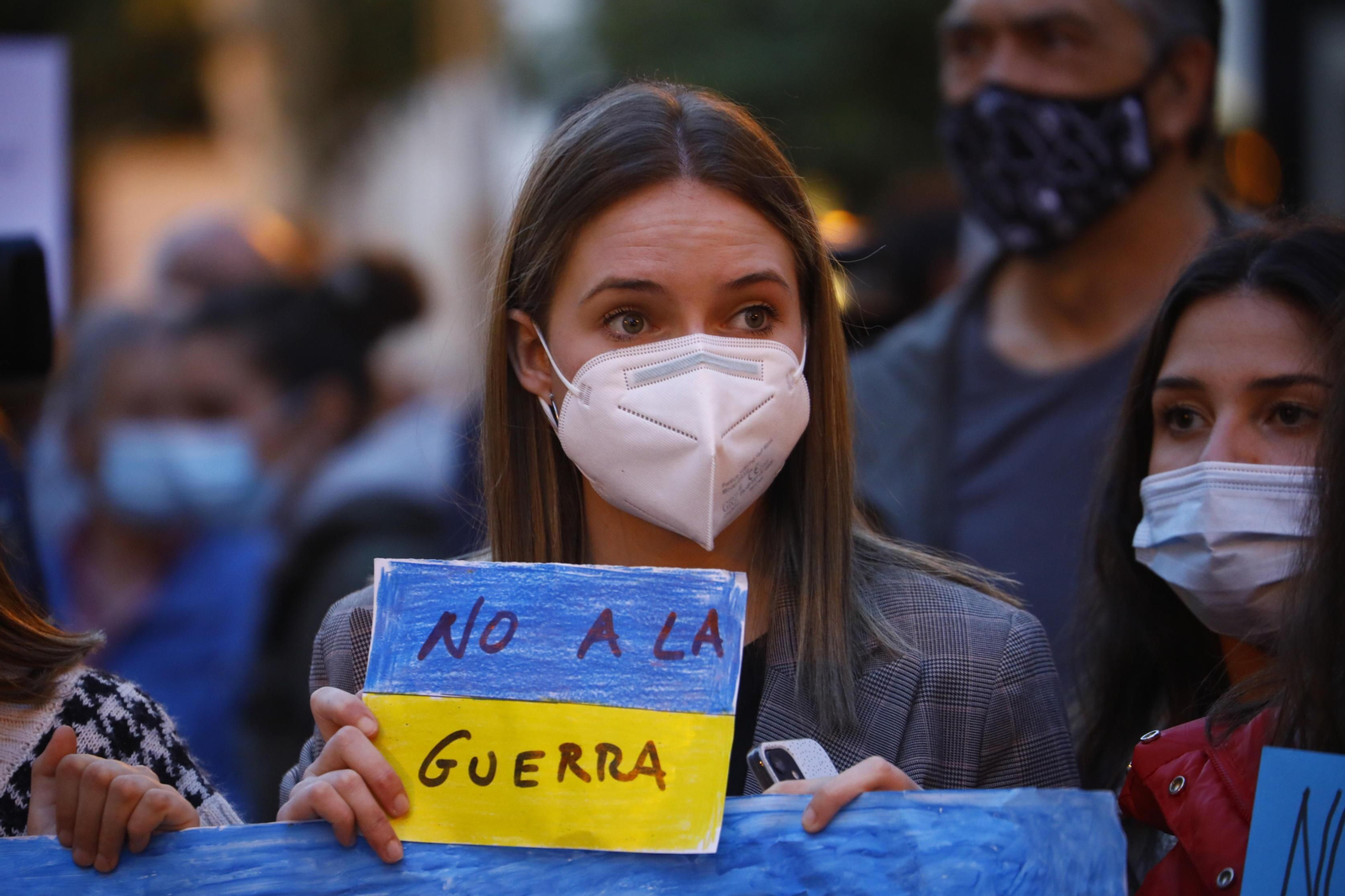 Las fotografías de la concentración en Córdoba contra la guerra de Ucrania
