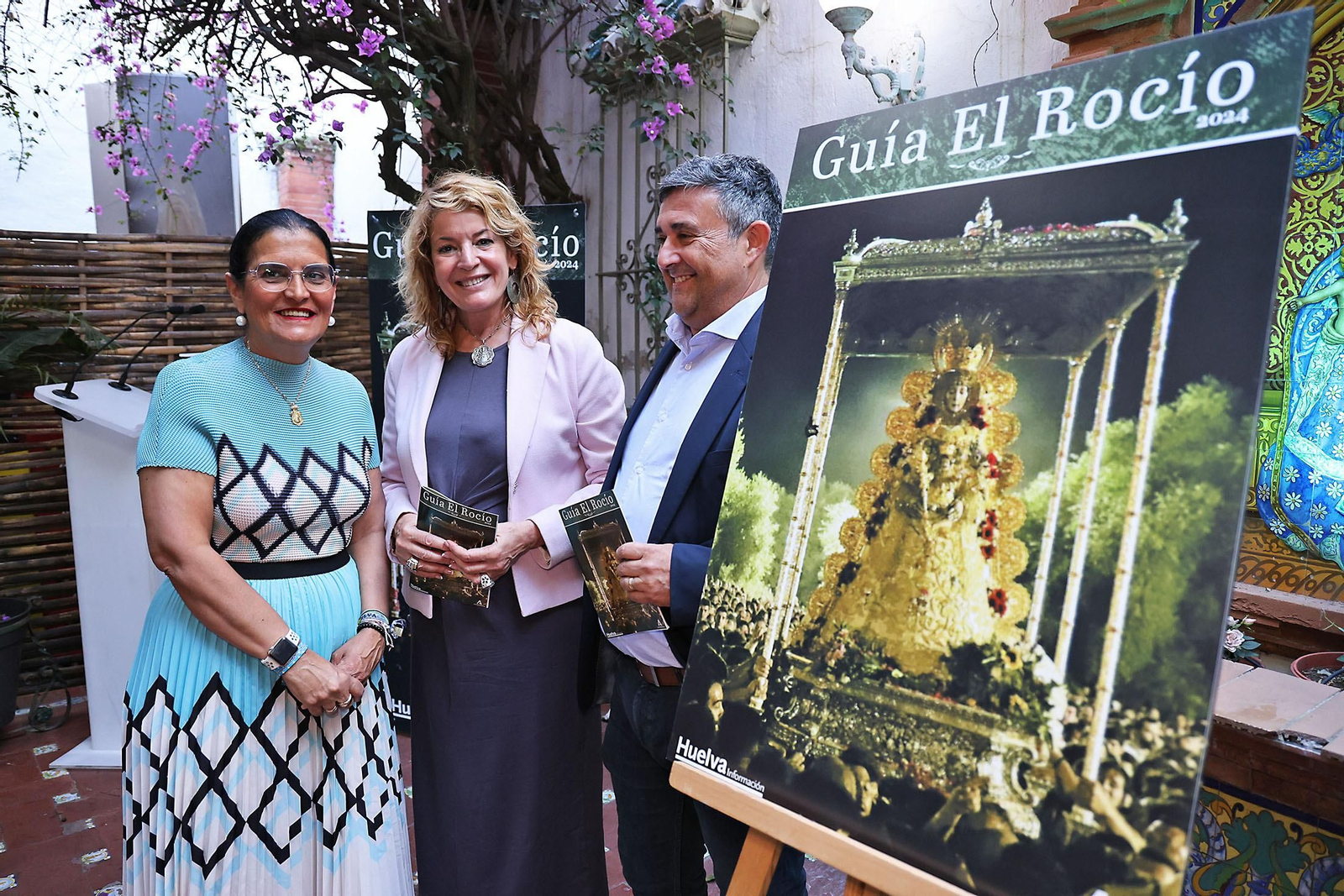 Imágenes de la presentación de la Guía del Rocío 2024 de Huelva Información