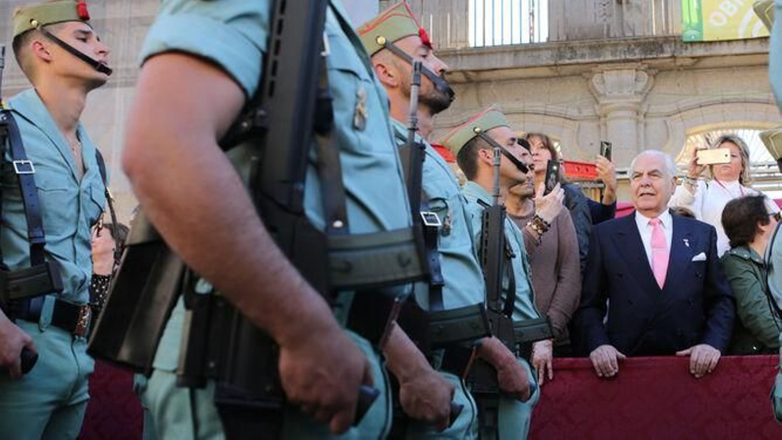 Así fue la procesión del Cristo de la Vera+Cruz acompañado por la Legión en el año 2019
