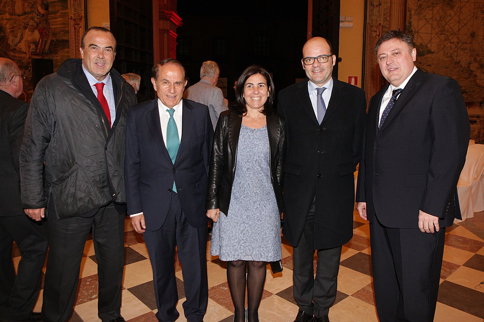 Juan Antonio Hernani, de Banco Santander; Antonio Pascual, de Endesa; María Jesús Almazor, consejera delegada de Telefónica España; Justiniano Cortés, director de Banco Santander en Andalucía, y Jerónimo Vílchez.