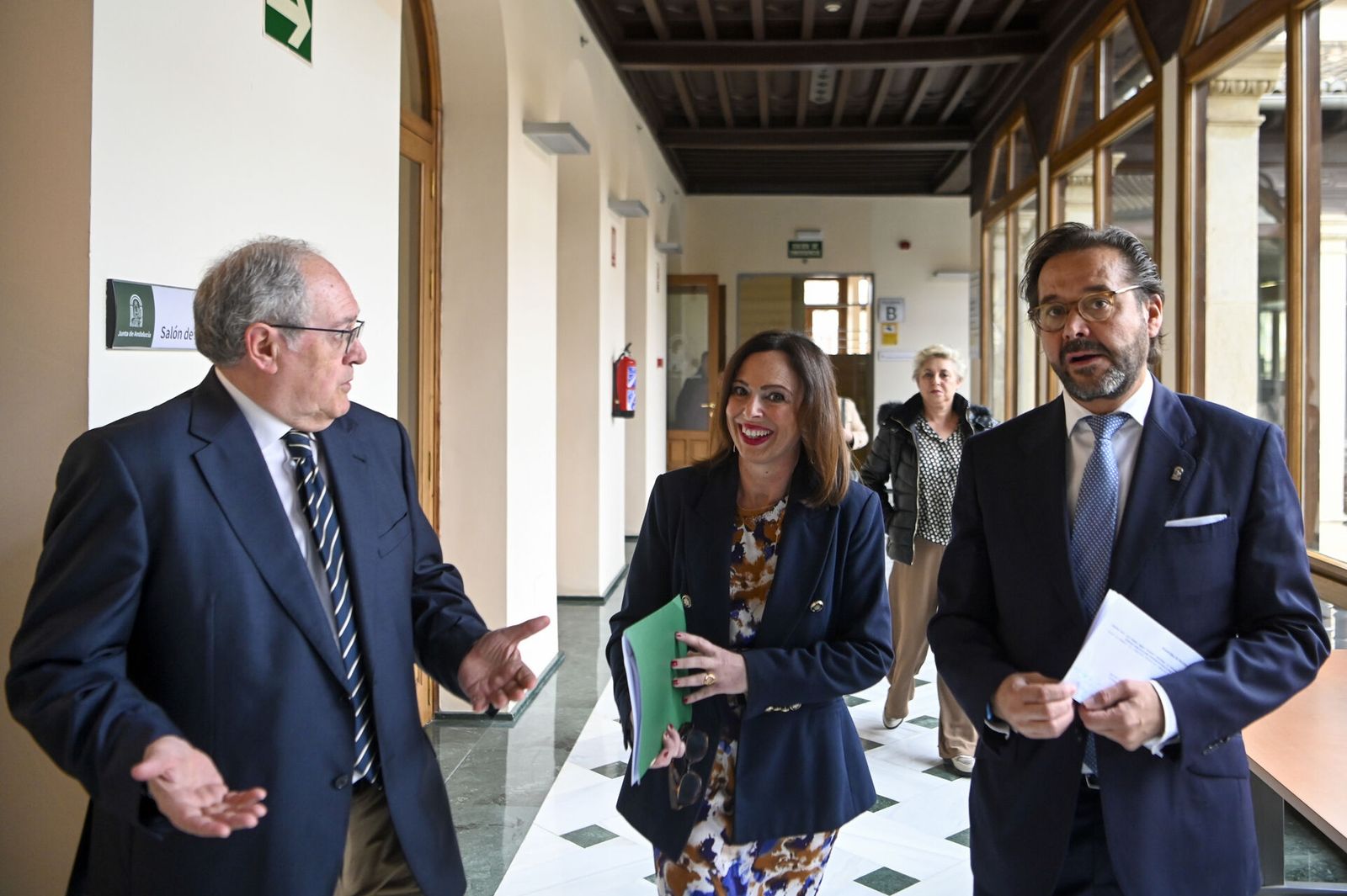 La Junta reconoce en Granada a las mujeres que "llevan muchos años abriéndose camino"