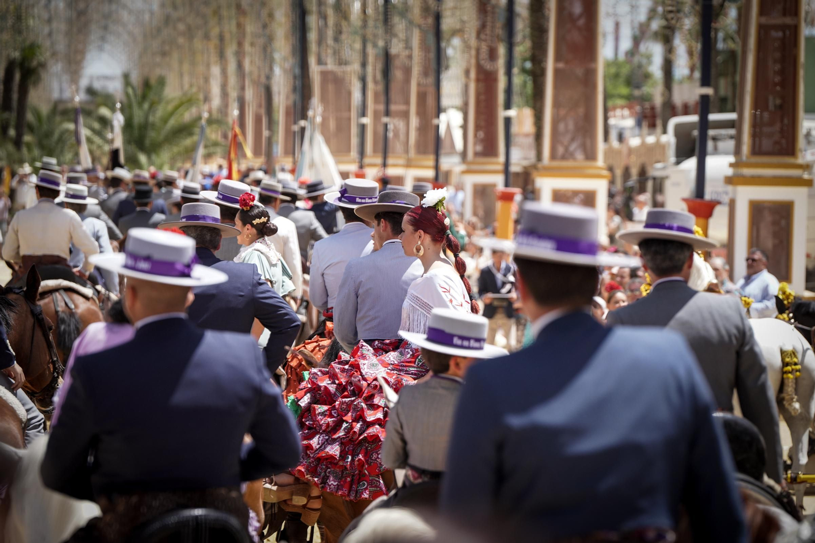 Imágenes de la Hermandad del Rocío en el Real de la Feria